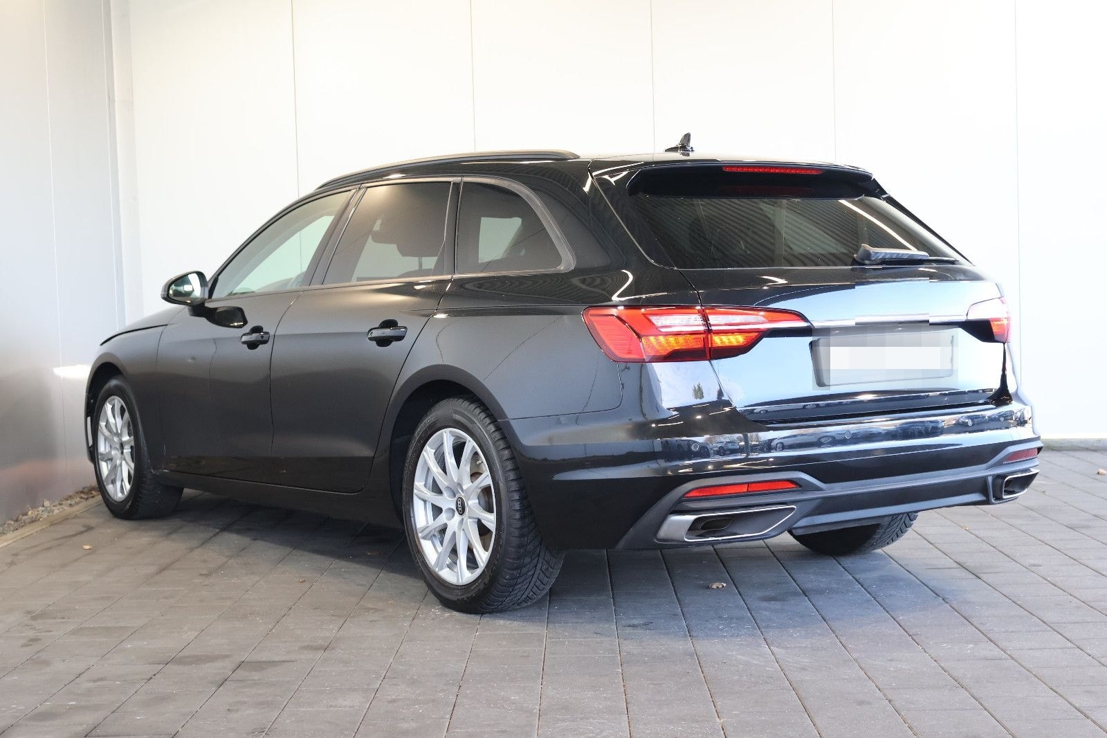 Audi A4 Avant 35 TFSI NAVI+CARPLAY+KEY+LED+17" foto 6