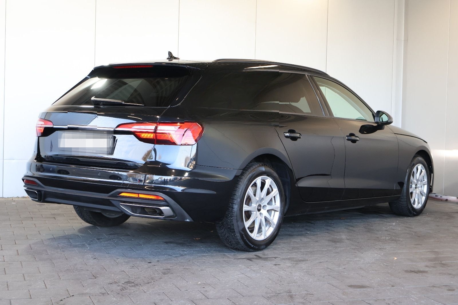 Audi A4 Avant 35 TFSI NAVI+CARPLAY+KEY+LED+17" foto 4