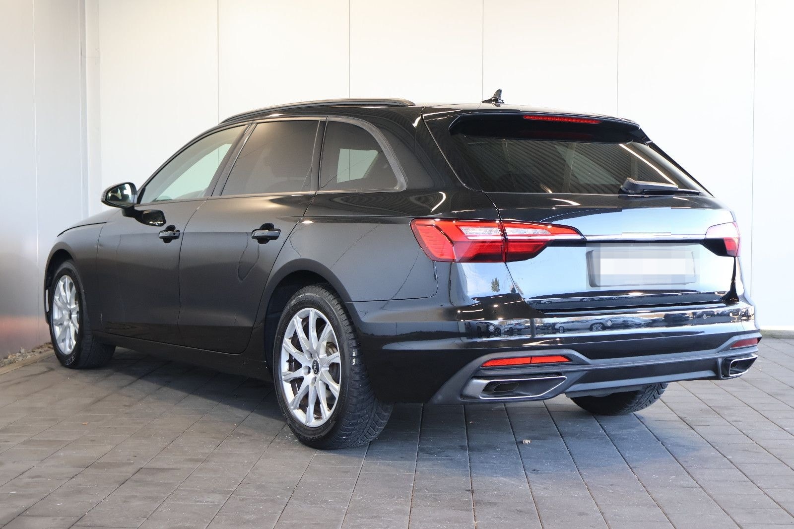 Audi A4 Avant 35 TFSI NAVI+CARPLAY+KEY+LED+17" foto 6