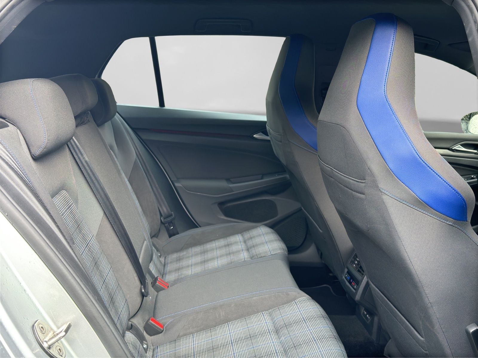 Volkswagen Golf GTE AHK STANDHZG NAVI LED+ APP-CONNECT foto 6