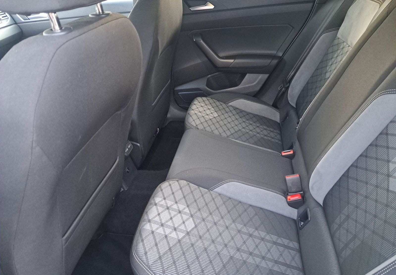 Volkswagen Taigo 1.0 TSI DSG R-Line OPF Fahrschulauto foto 14