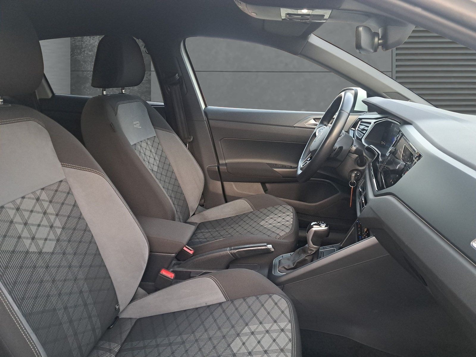 Volkswagen Taigo 1.0 TSI DSG R-Line OPF Fahrschulauto foto 16