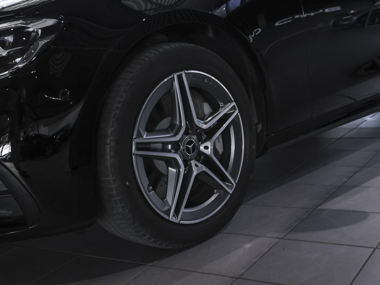 Mercedes-Benz E 300 e T AMG Distronic Burmester 360°-K. AHK foto 9