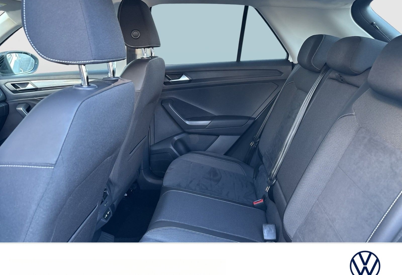 Volkswagen T-Roc 1.0 STYLE ACC NAVI LM17 LED+ CARPLAY foto 8