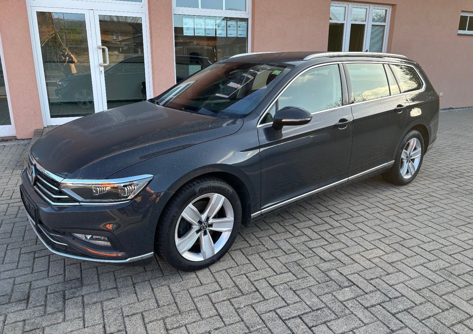 Volkswagen Passat Variant Elegance (Autom., beheizb. Lenkr) foto 1