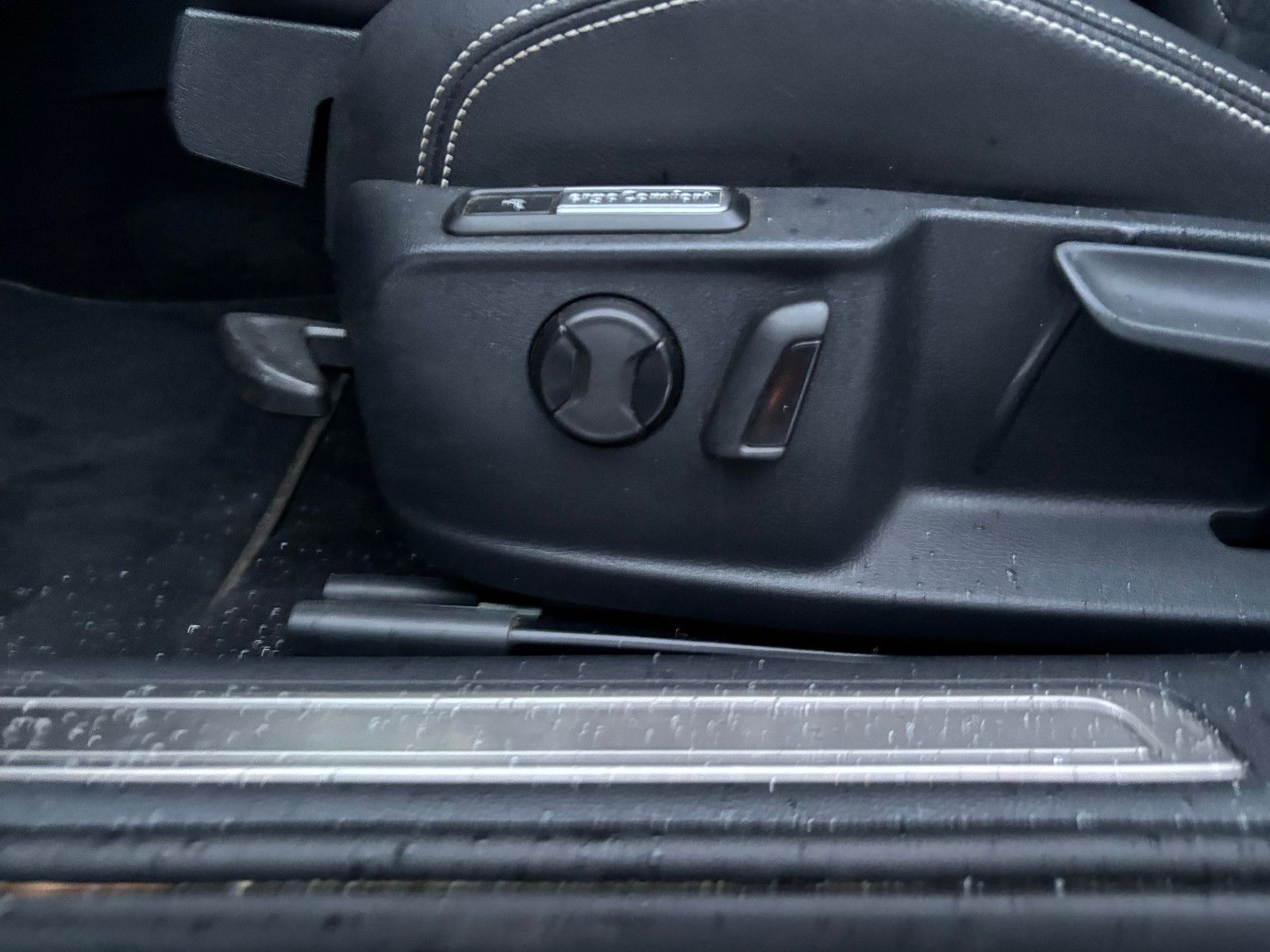 Volkswagen Passat Variant Elegance (Autom., beheizb. Lenkr) foto 12