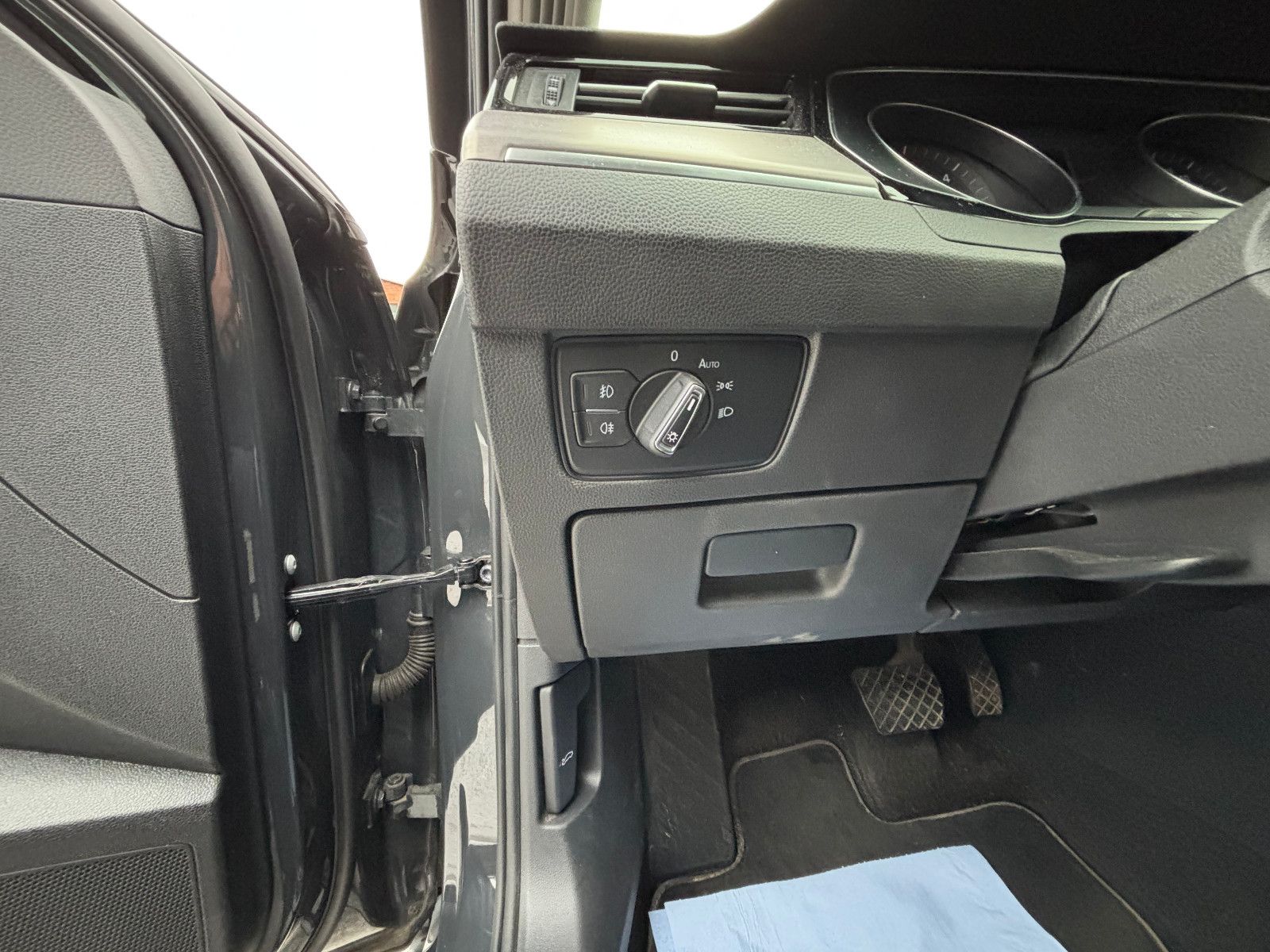 Volkswagen Passat Variant Elegance (Autom., beheizb. Lenkr) foto 13