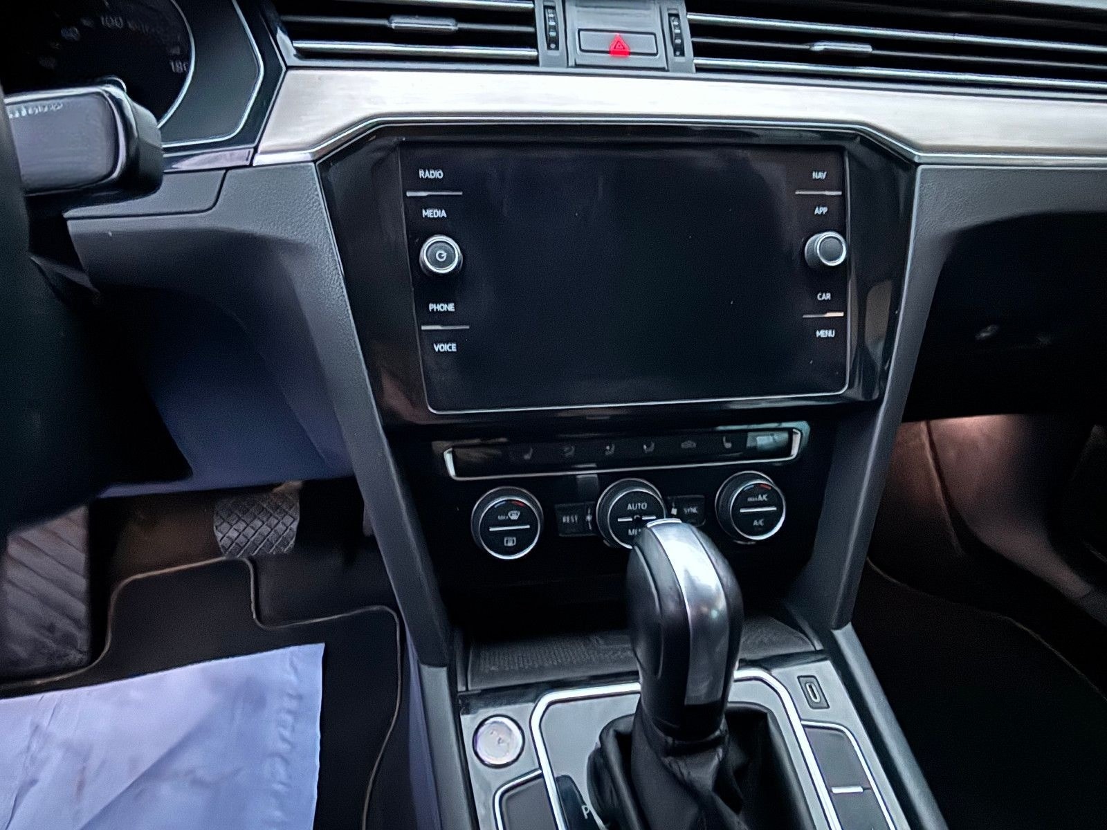 Volkswagen Passat Variant Elegance (Autom., beheizb. Lenkr) foto 17