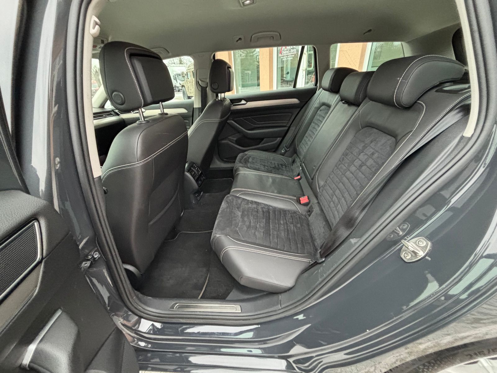 Volkswagen Passat Variant Elegance (Autom., beheizb. Lenkr) foto 18