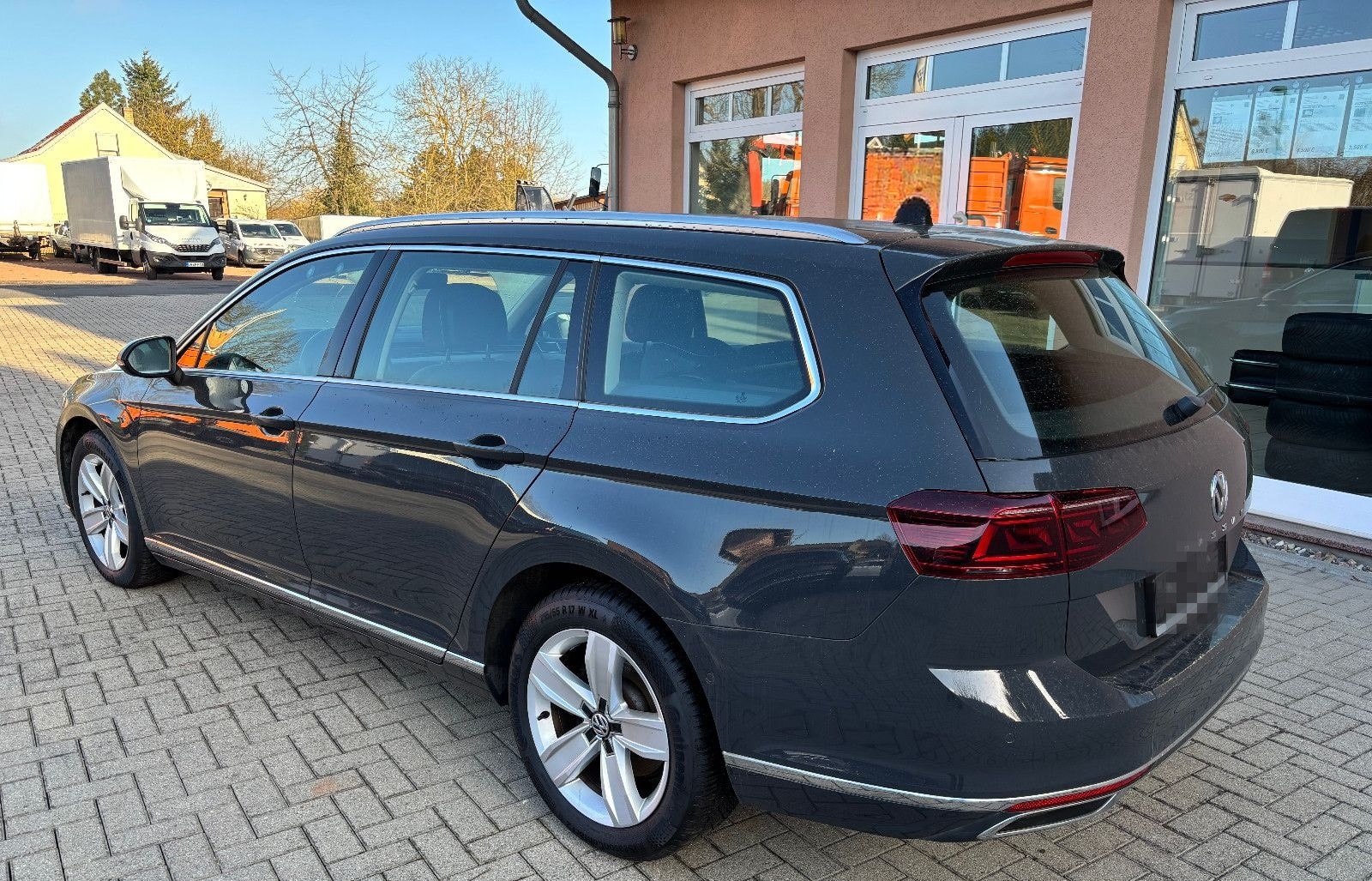 Volkswagen Passat Variant Elegance (Autom., beheizb. Lenkr) foto 3