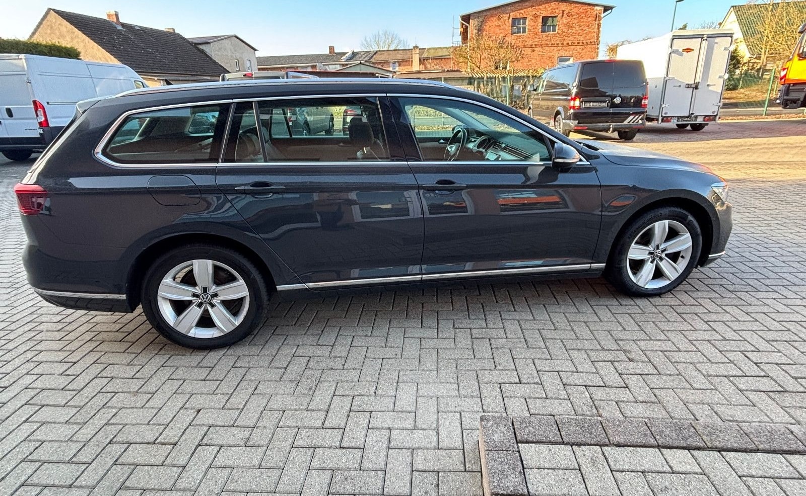 Volkswagen Passat Variant Elegance (Autom., beheizb. Lenkr) foto 6