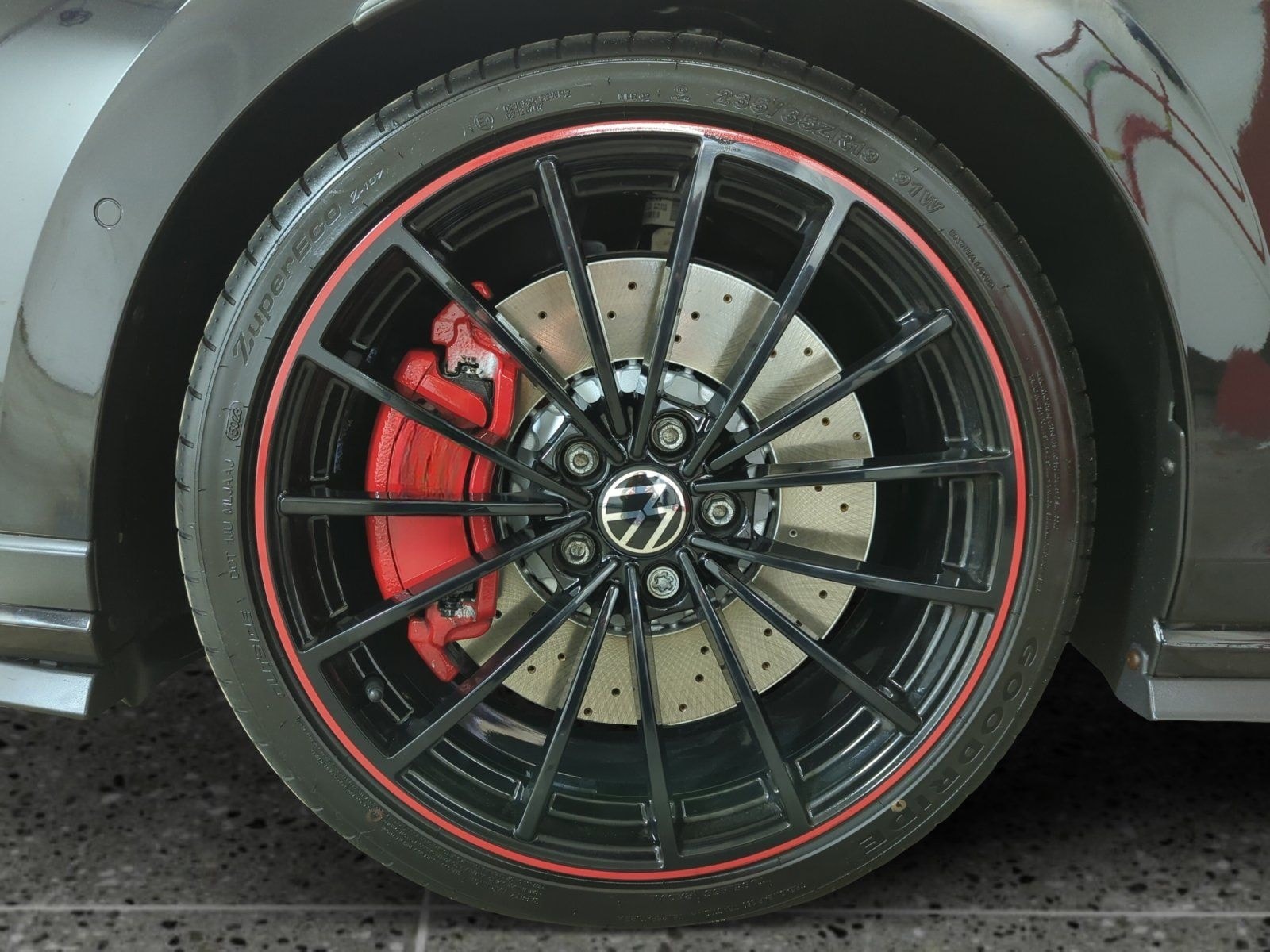 Volkswagen Golf VIII GTI 2.0 TSI DSG Clubsport 45 Vmax270 foto 6