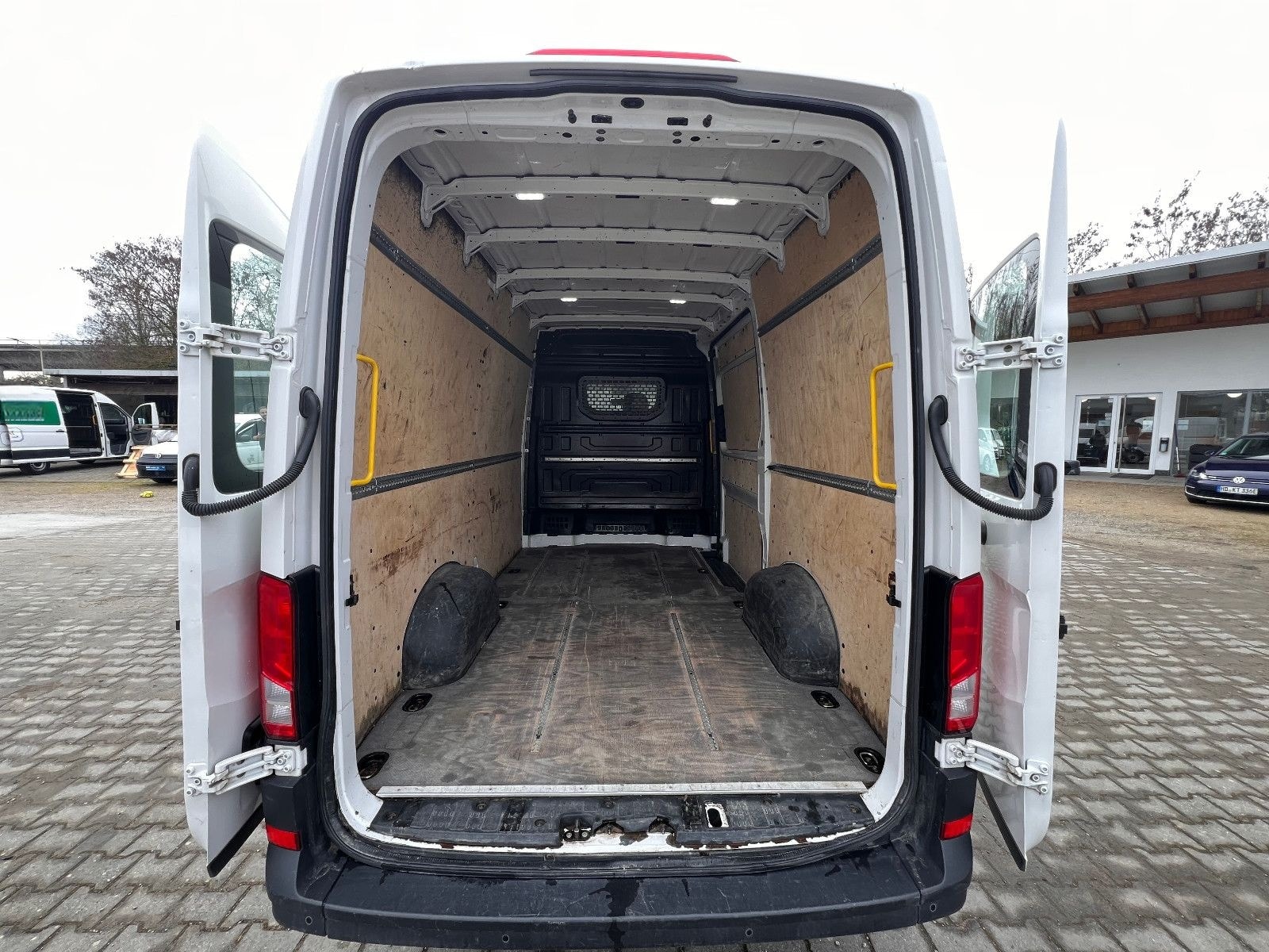 Volkswagen Crafter Kasten 35 mittellang Hochdach FWD foto 11