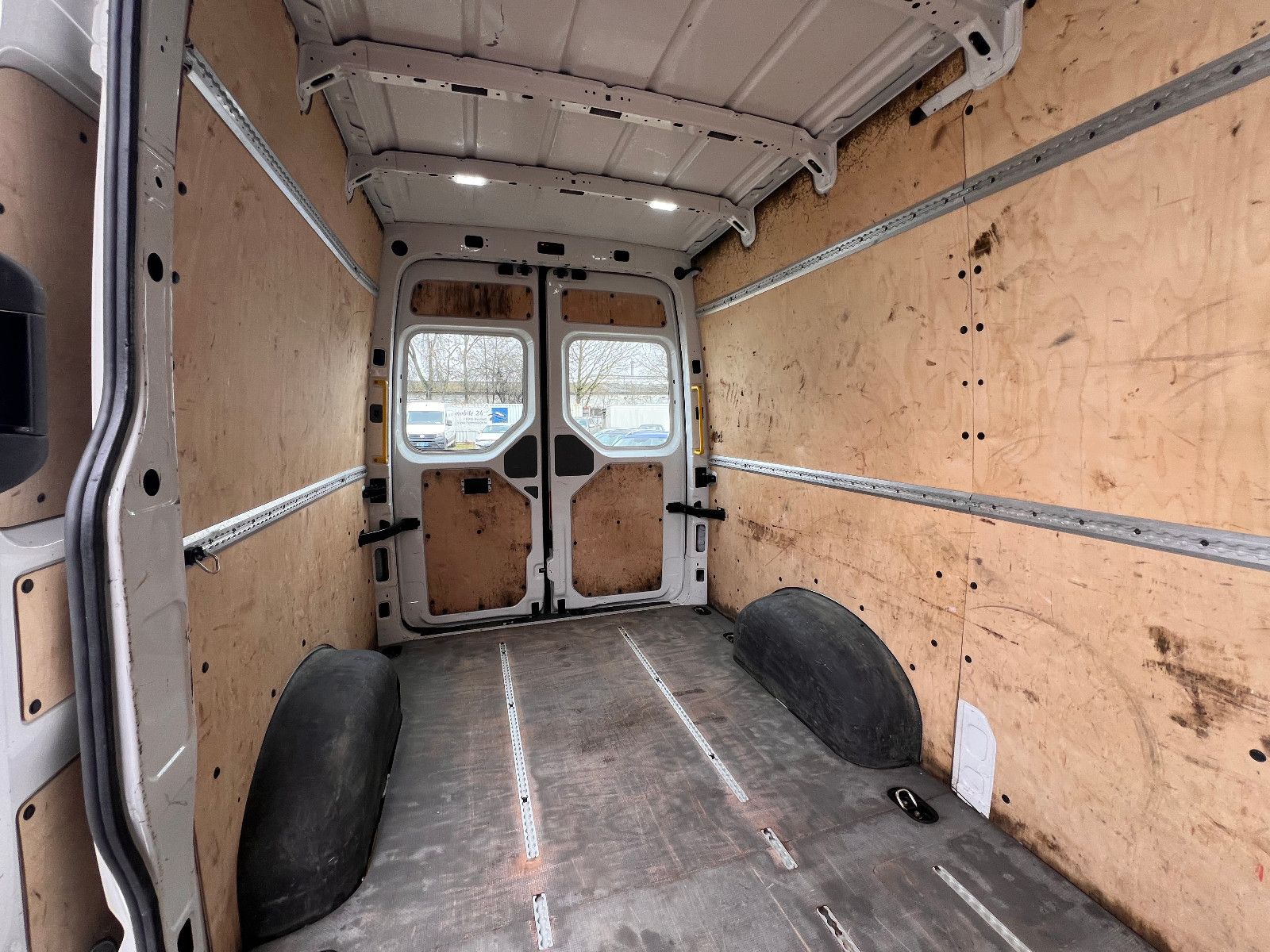 Volkswagen Crafter Kasten 35 mittellang Hochdach FWD foto 10