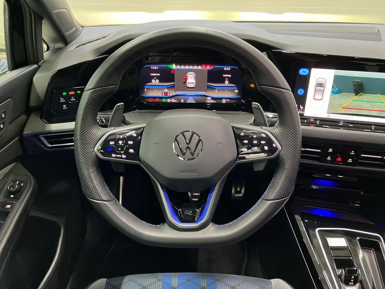 Volkswagen Golf VIII R DSG 4M RFK Navi SHZ foto 9