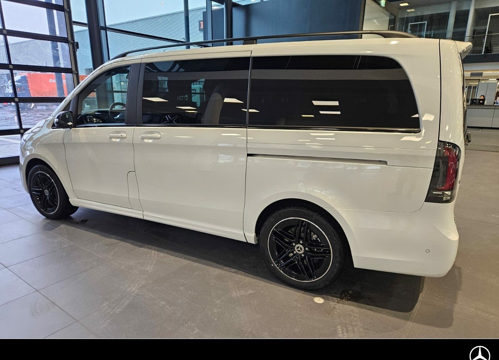 Mercedes-Benz V 250 d 4MATIC AVANTGARDE Lang Allrad/AMG Line foto 2