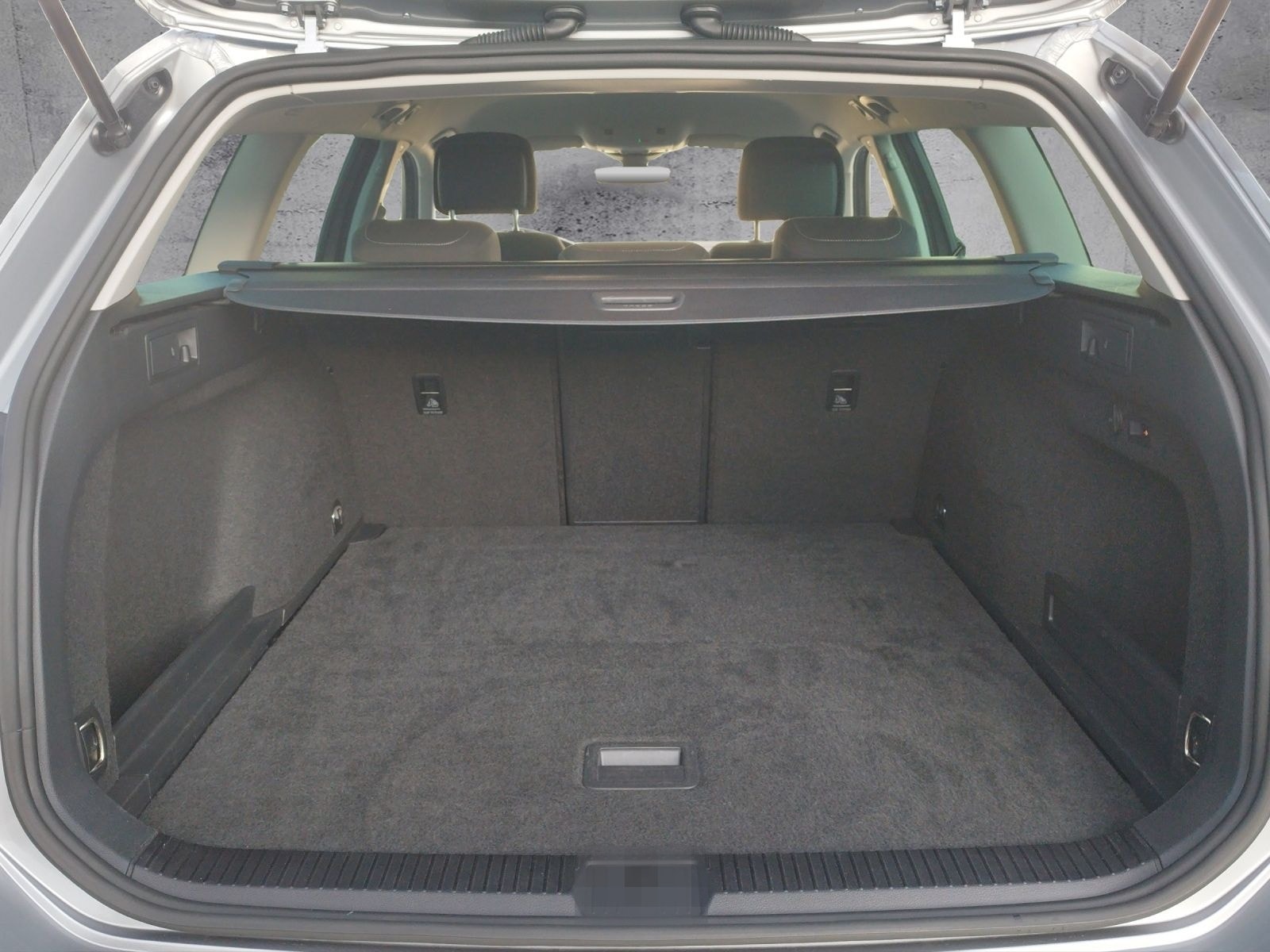 Volkswagen Passat Variant 2.0 TDI DSG AHK/LED/TRAVEL/RFK foto 12