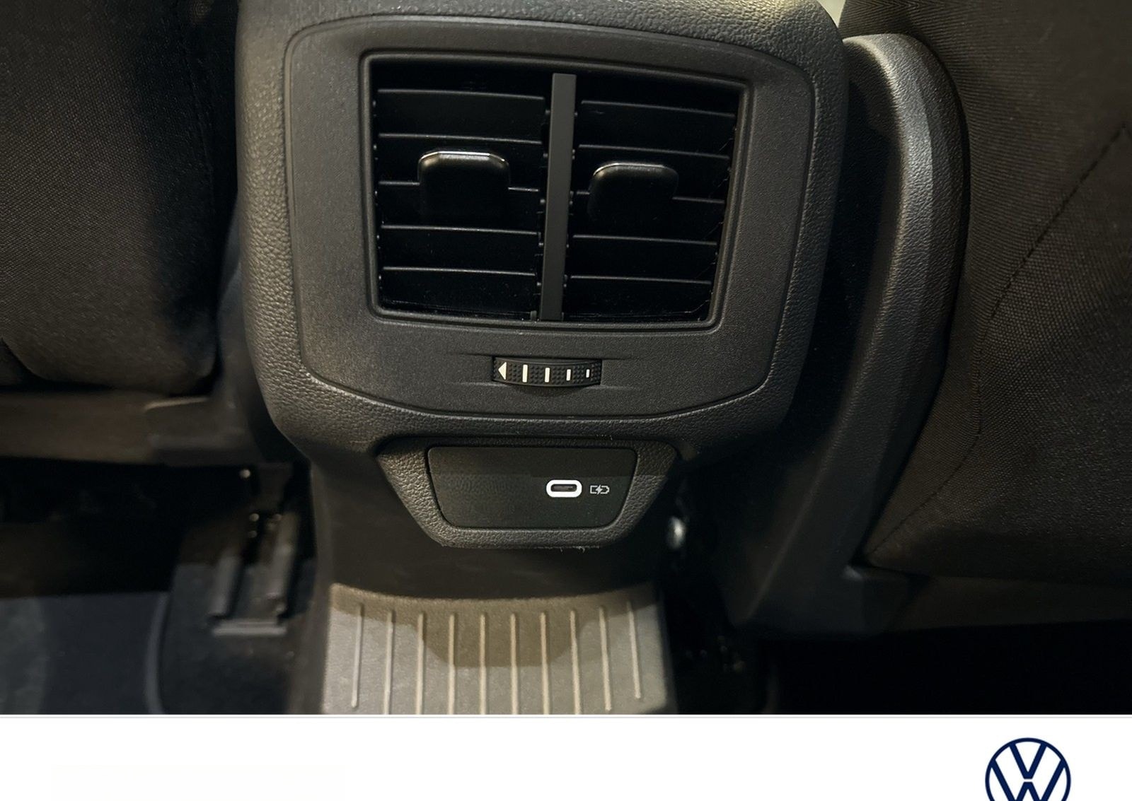 Volkswagen T-Roc 1.0 STYLE ACC NAVI LM17 CARPLAY SITZHEIZ. foto 20