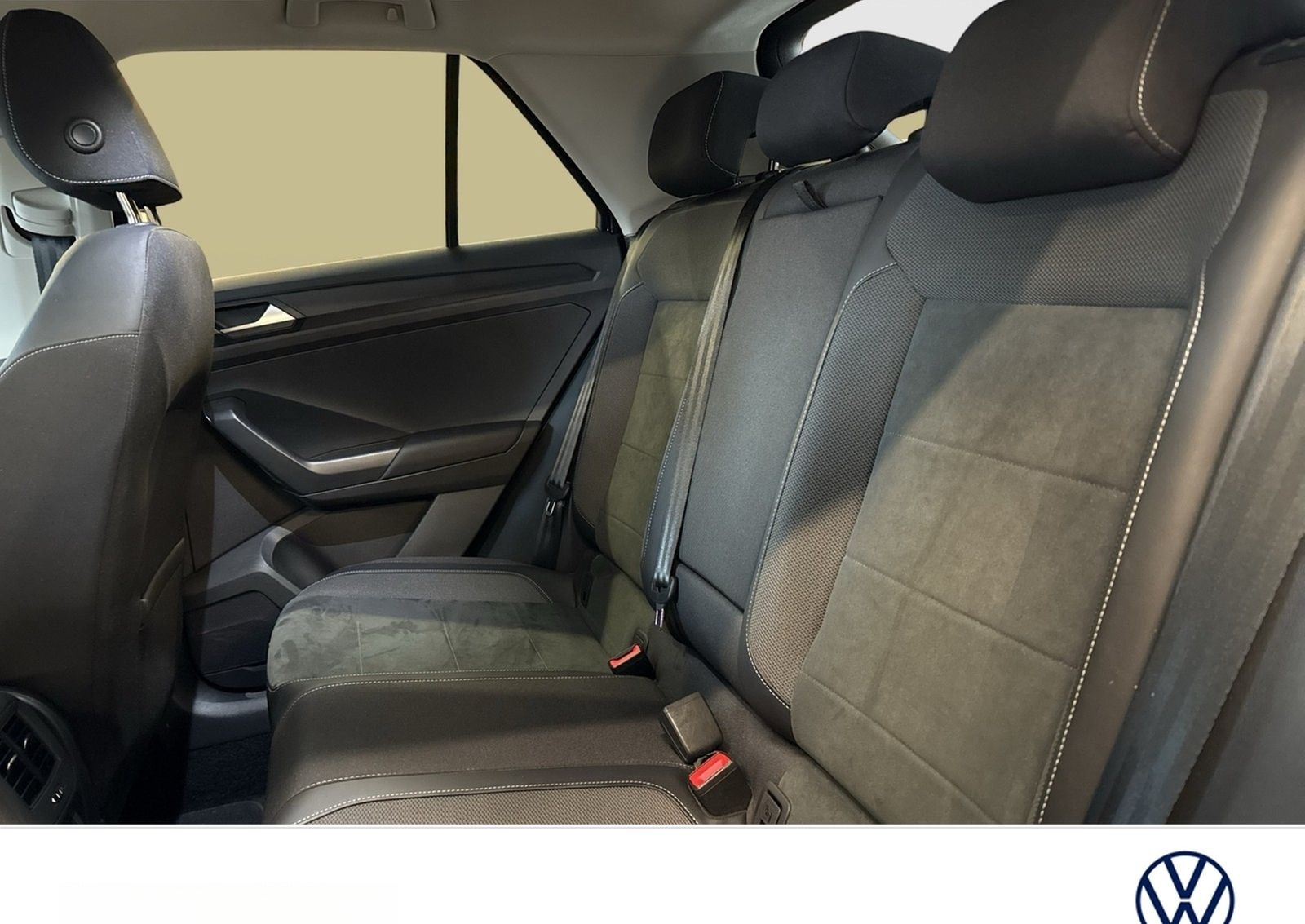 Volkswagen T-Roc 1.0 STYLE ACC NAVI LM17 CARPLAY SITZHEIZ. foto 8