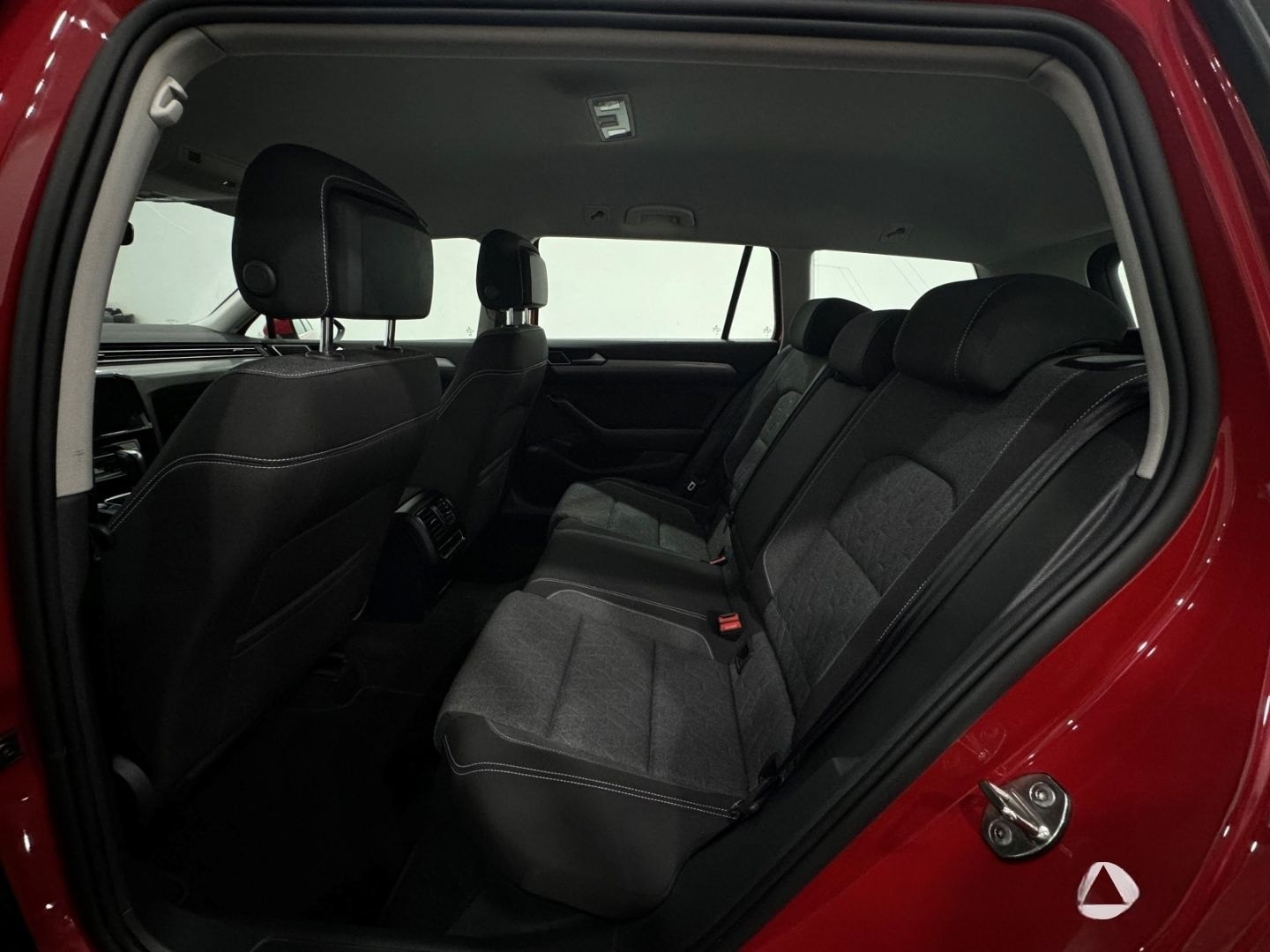 Volkswagen Passat Business 2.0 TDI /CAM /LED /Navi foto 7