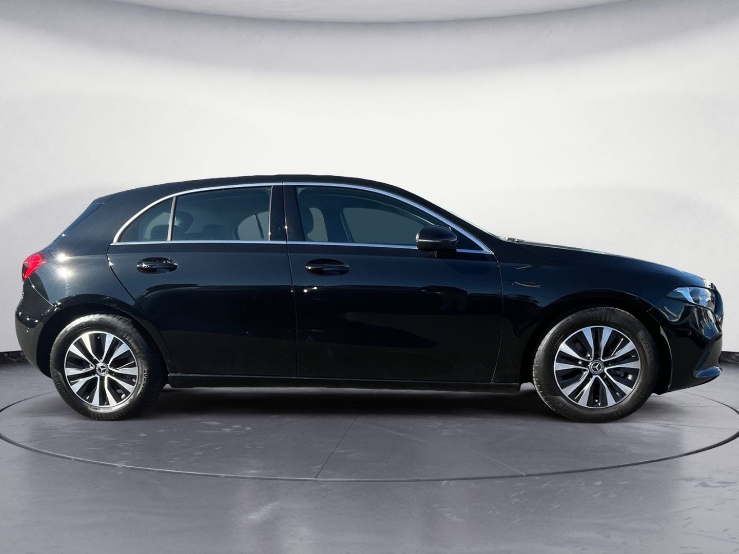 Mercedes-Benz A 180 NAVI/ASSISTENTEN/KEYLESS/AHK+++ foto 6