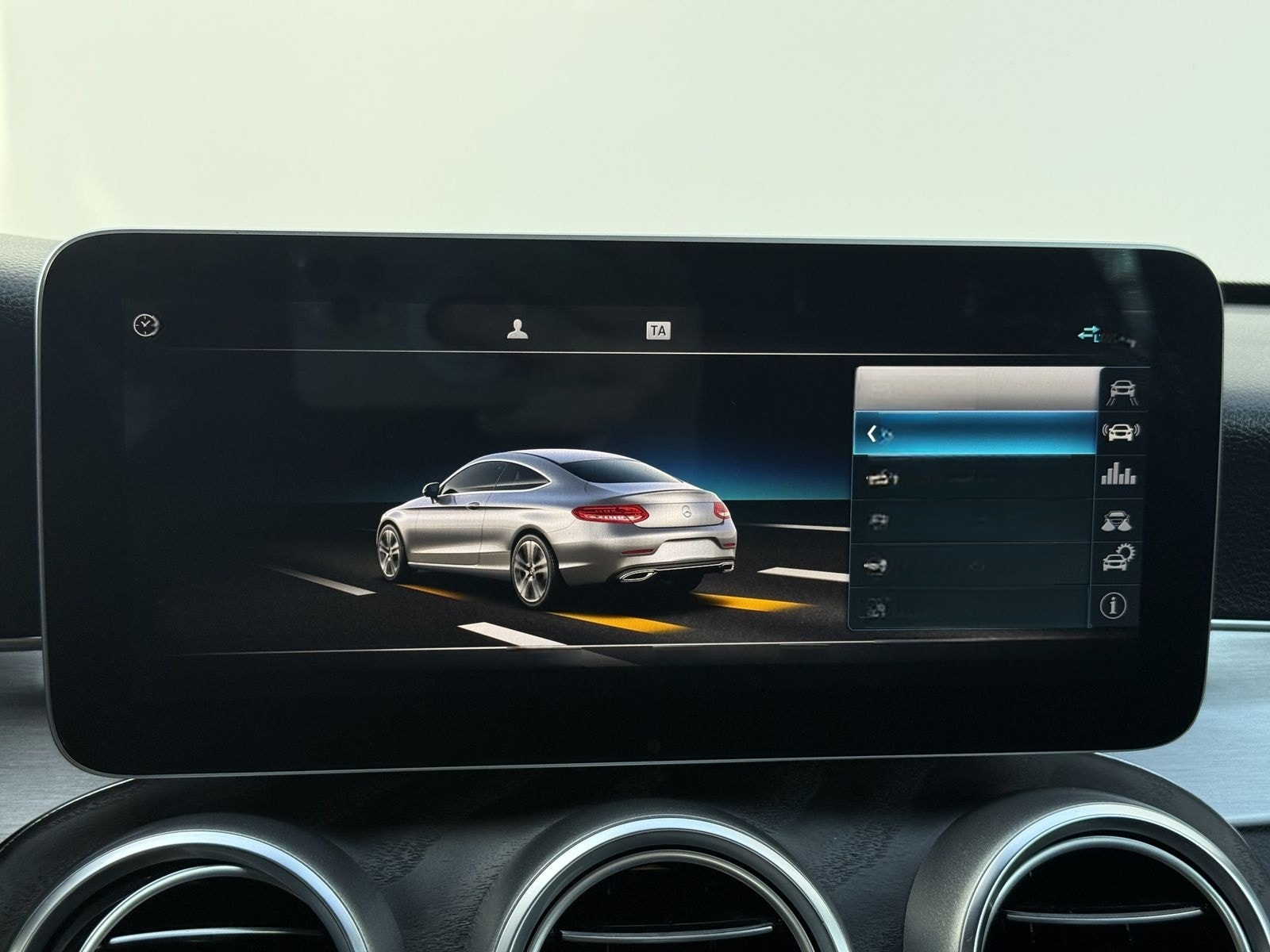 Mercedes-Benz C 200 d Coupe AMG Line | DigitalTacho | LED foto 22