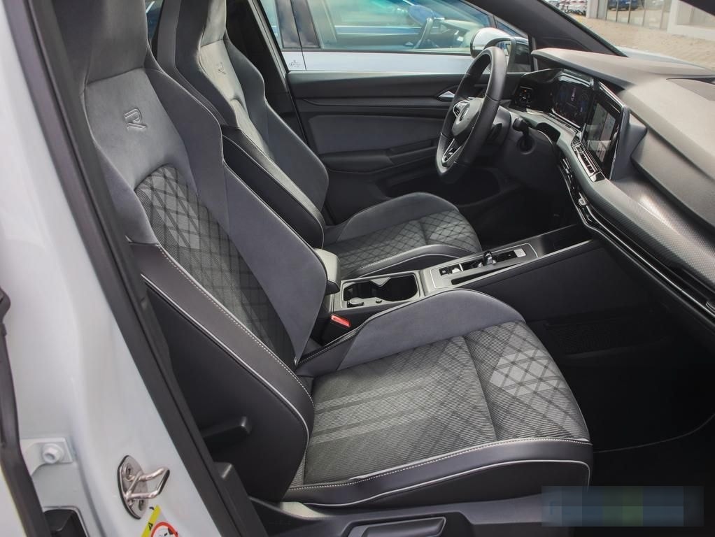 Volkswagen Golf 8 Var. 2.0 TDI R-Line Black Matrix Nav Pano foto 4