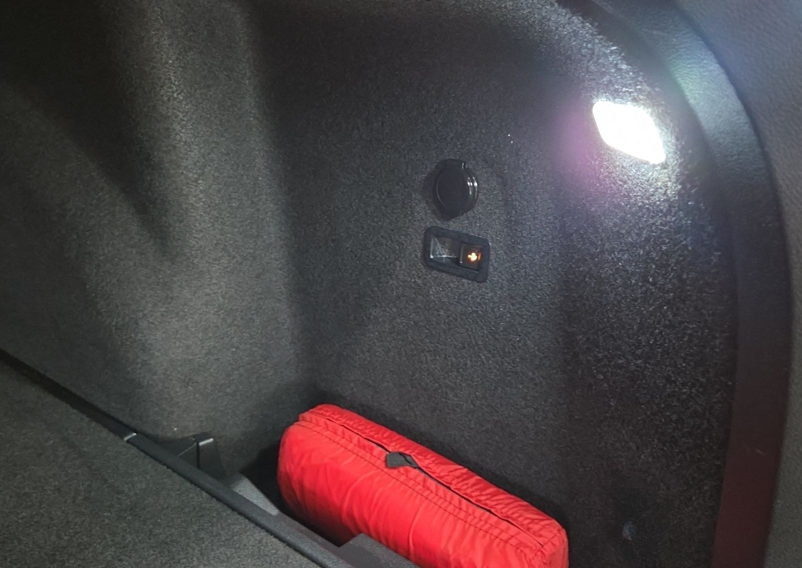 Volkswagen Golf Variant 2.0 TDI DSG Life LED Navi AHK Light foto 15