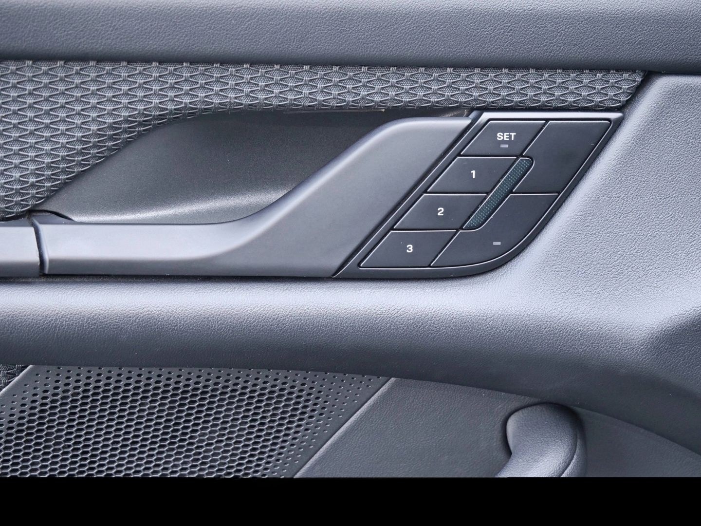 Porsche Taycan Turbo Cross Turismo HA-Lenkung Head-Up foto 19