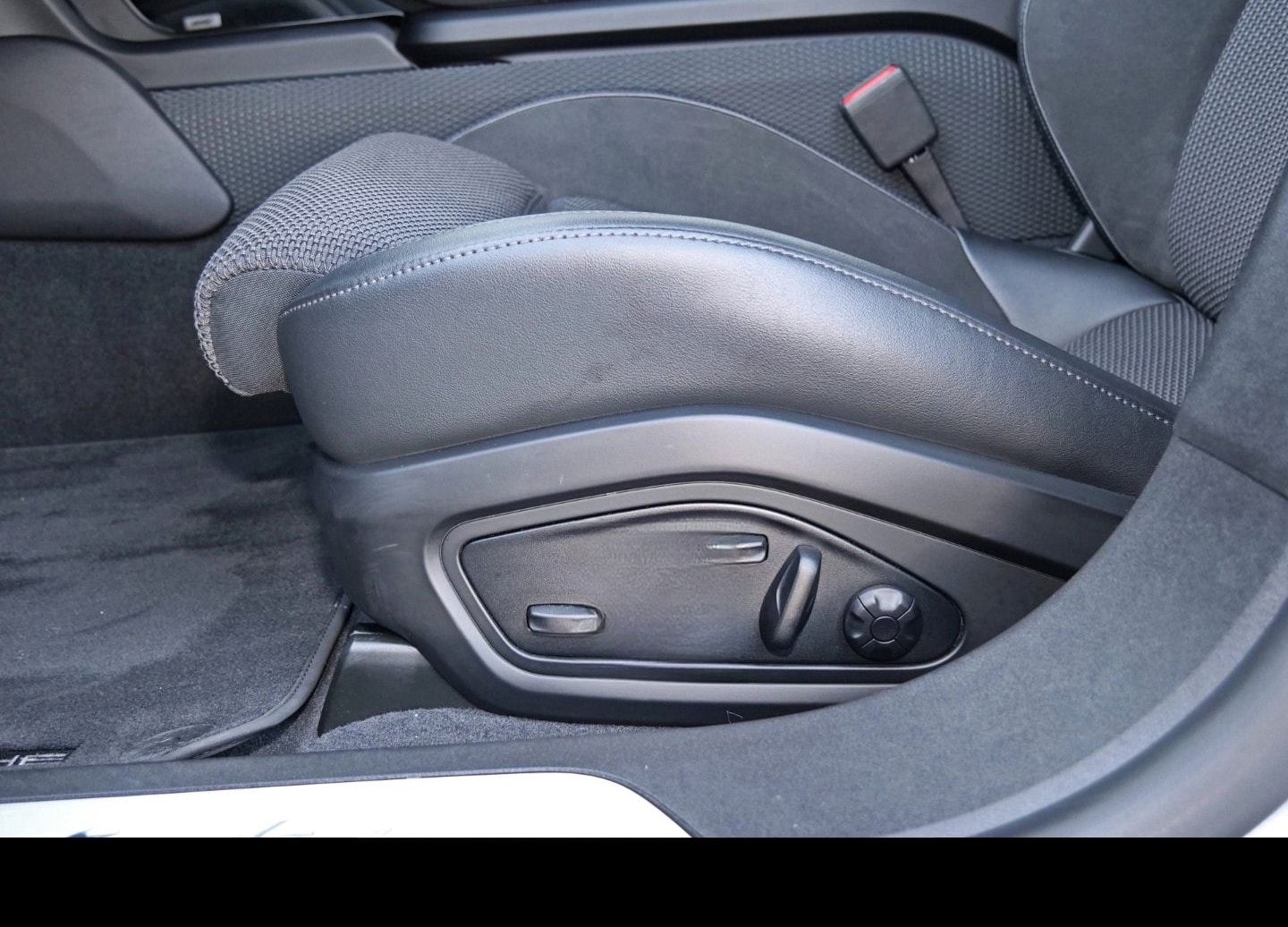 Porsche Taycan Turbo Cross Turismo HA-Lenkung Head-Up foto 20