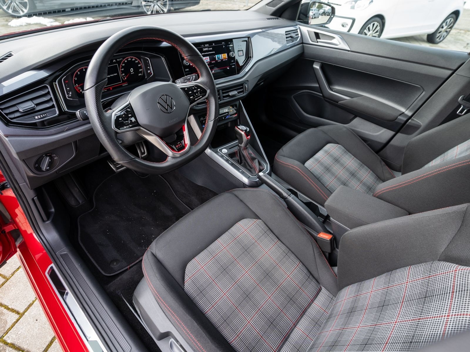 Volkswagen Polo GTI 2.0 TSI DSG LED NAVI RFK SHZ AppConnect foto 12