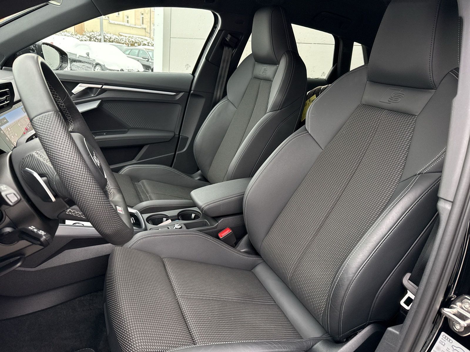 Audi A3 Sportback 35 TDI S line Parkassist Navi Kamer foto 9