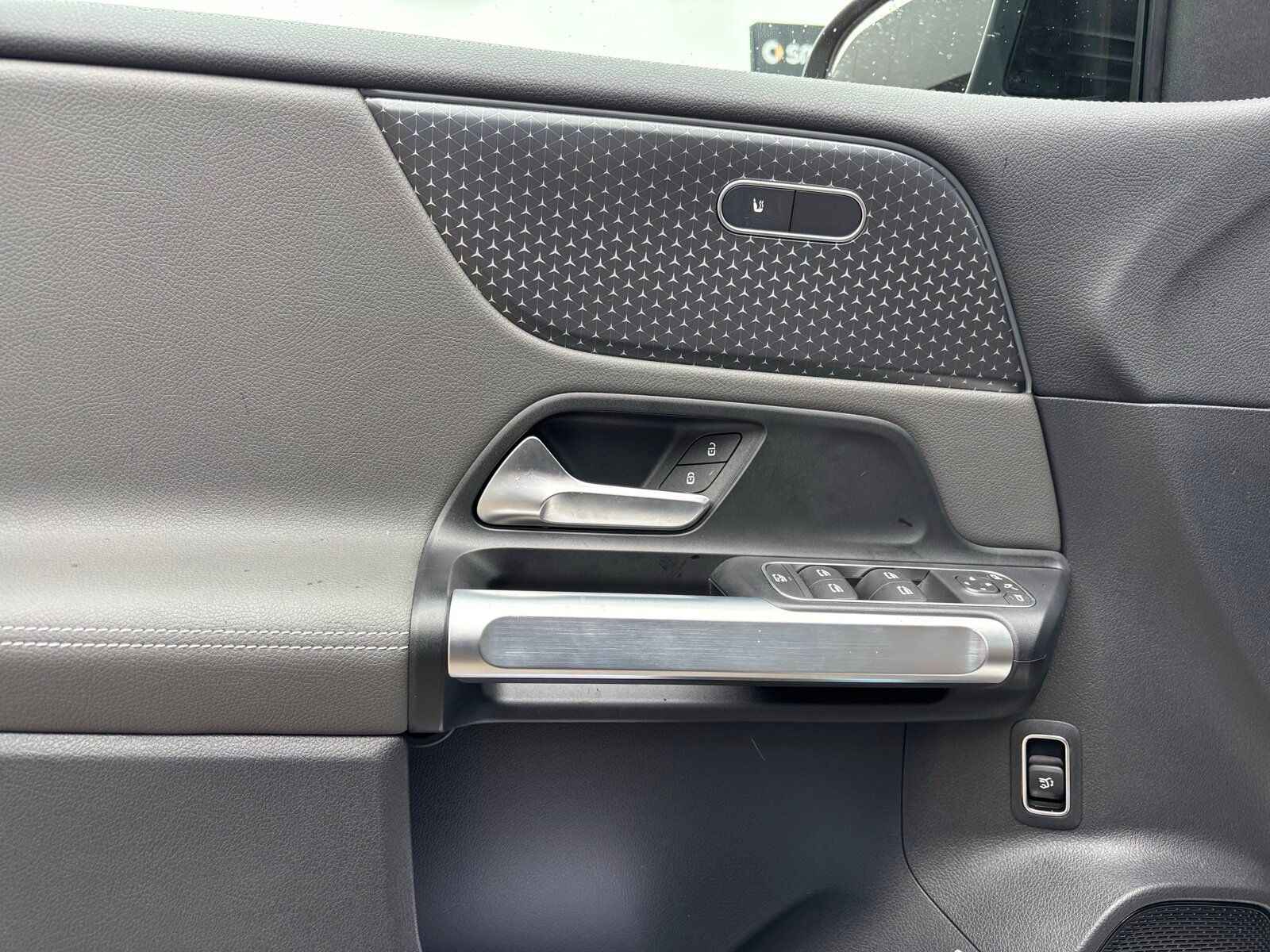 Mercedes-Benz EQB 300 4MATIC Electric Art/LED/360 foto 9