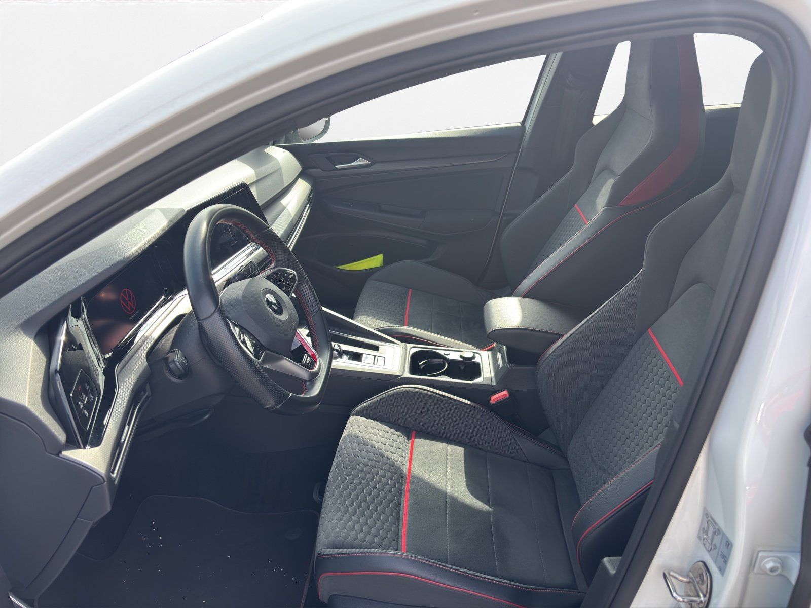 Volkswagen Golf VIII GTI 2.0 TSI DSG Clubsport | NAVI | LED foto 8