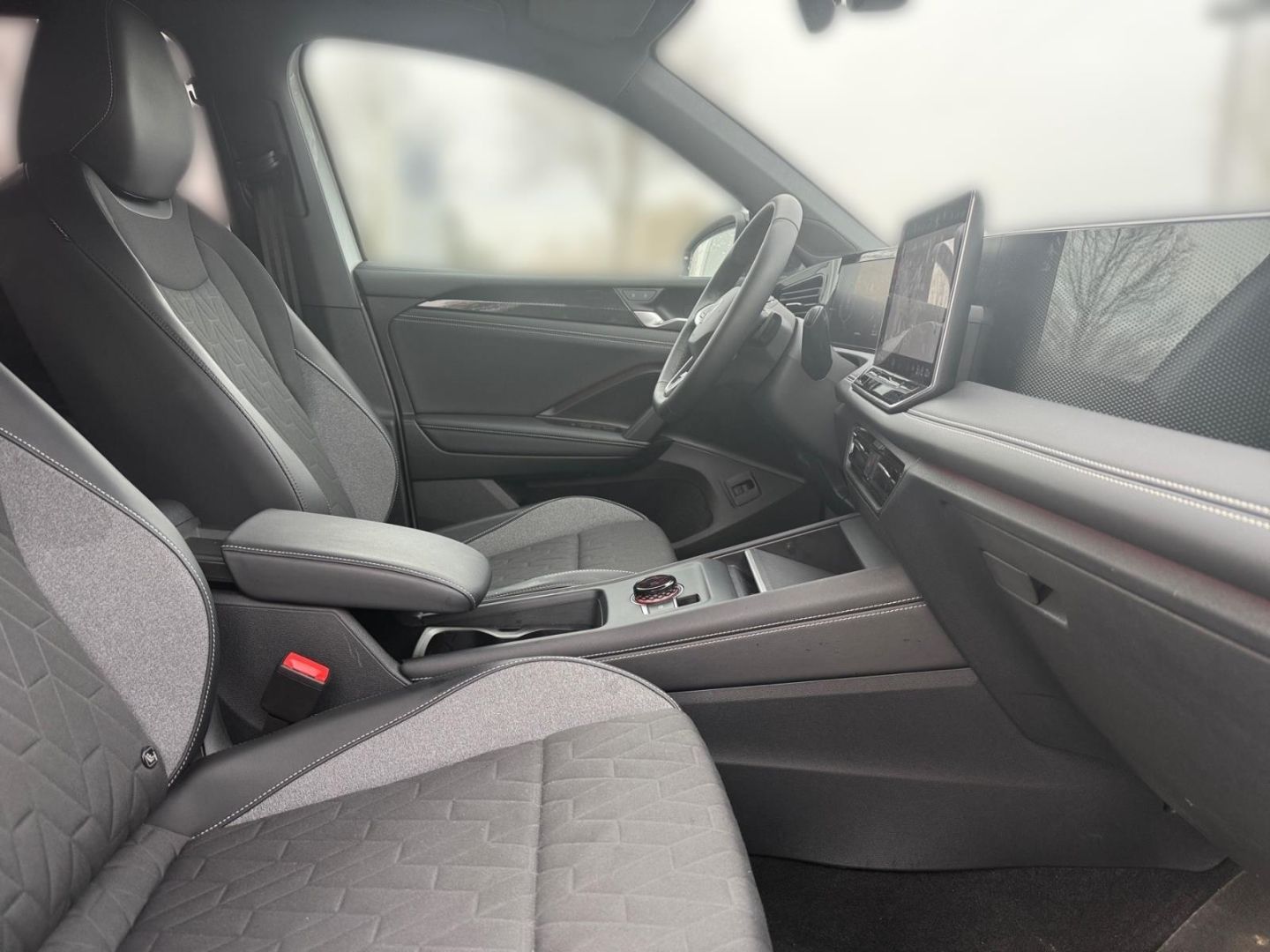 Volkswagen Tiguan GOAL 1.5 eTSI DSG AHK-klappbar Navi foto 23