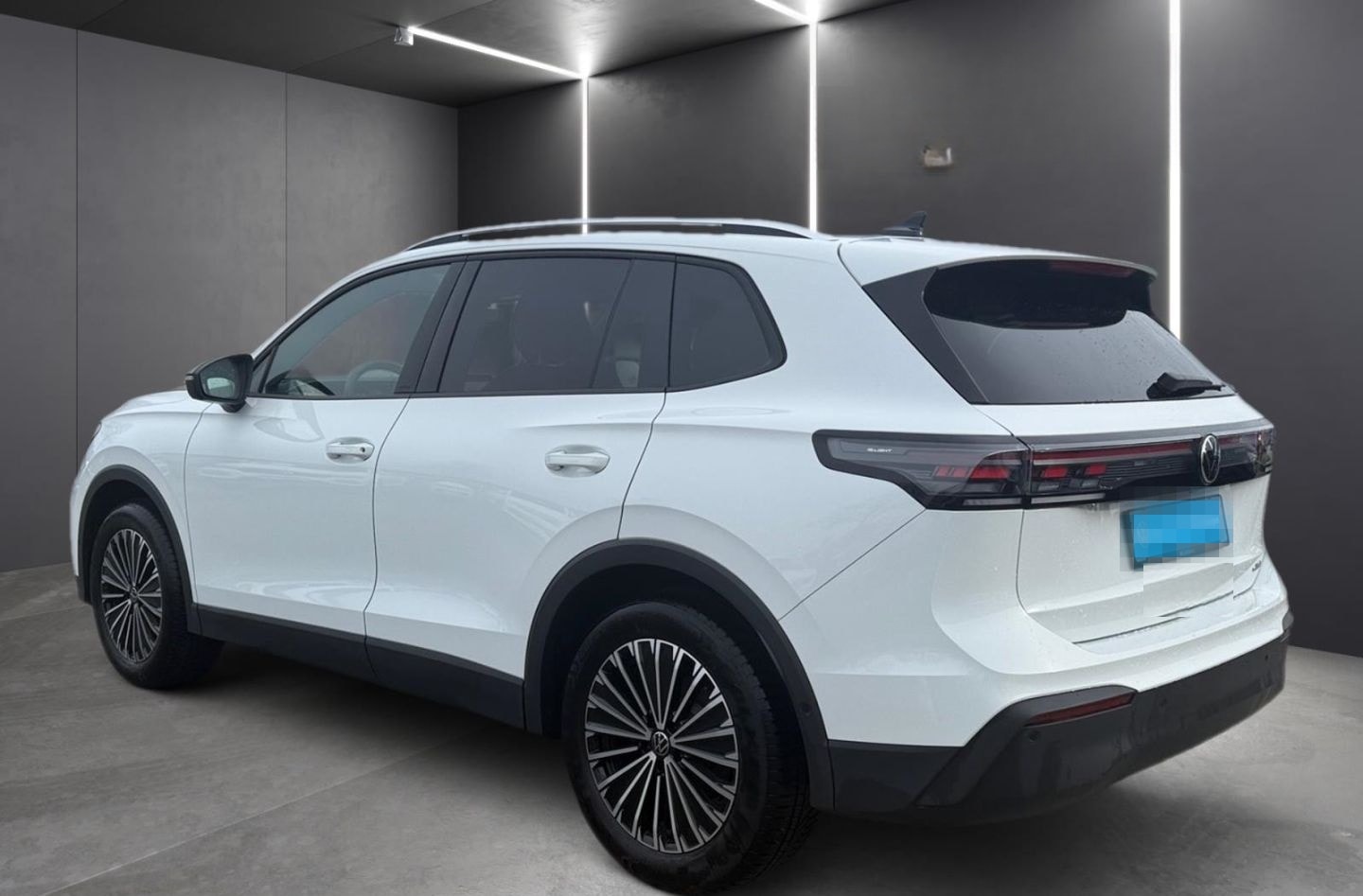 Volkswagen Tiguan GOAL 1.5 eTSI DSG AHK-klappbar Navi foto 5