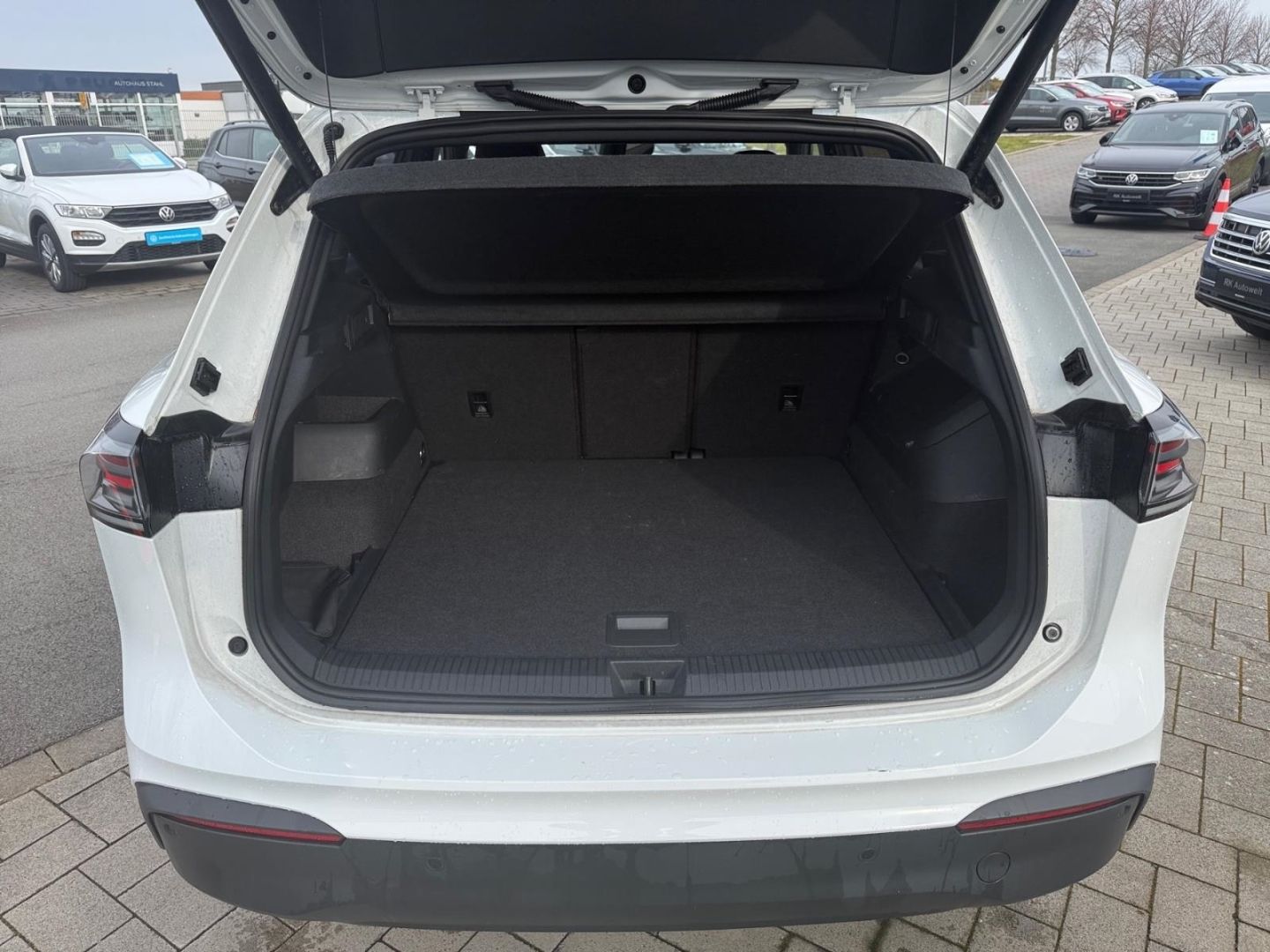 Volkswagen Tiguan GOAL 1.5 eTSI DSG AHK-klappbar Navi foto 10