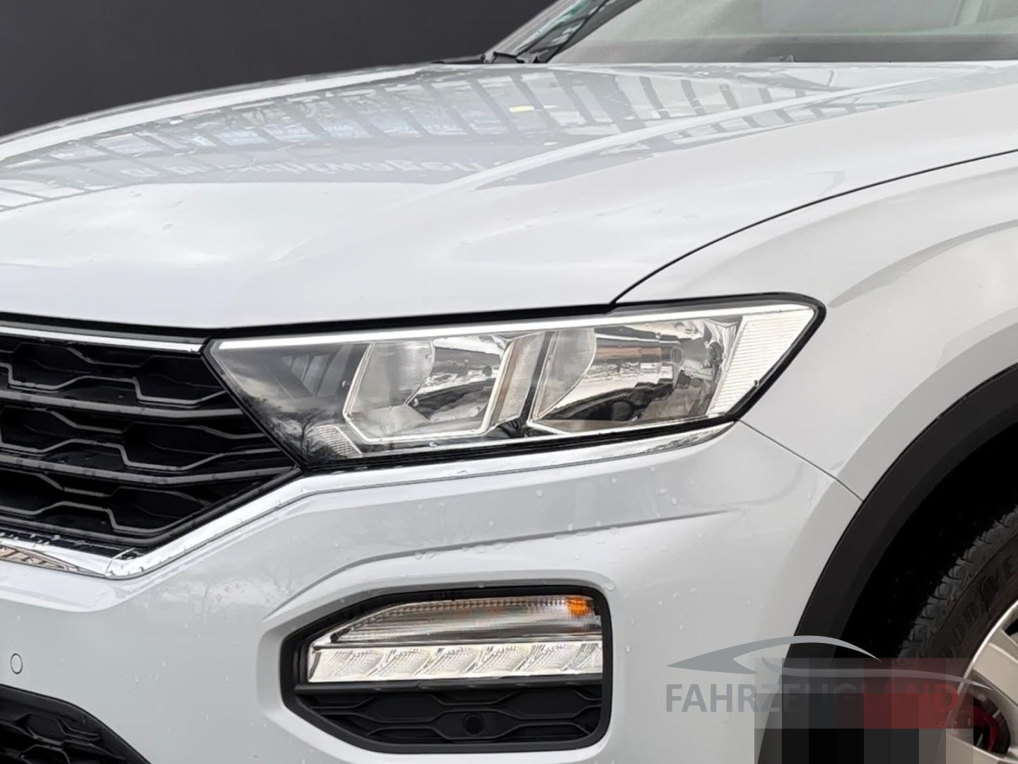 Volkswagen T-Roc 1.5 Sport El. Pano Navi 2-Zonen-Klima Fahr foto 5