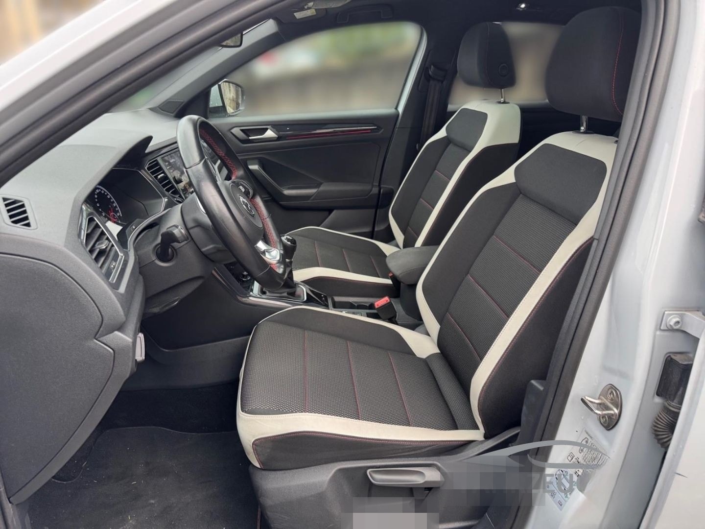 Volkswagen T-Roc 1.5 Sport El. Pano Navi 2-Zonen-Klima Fahr foto 7