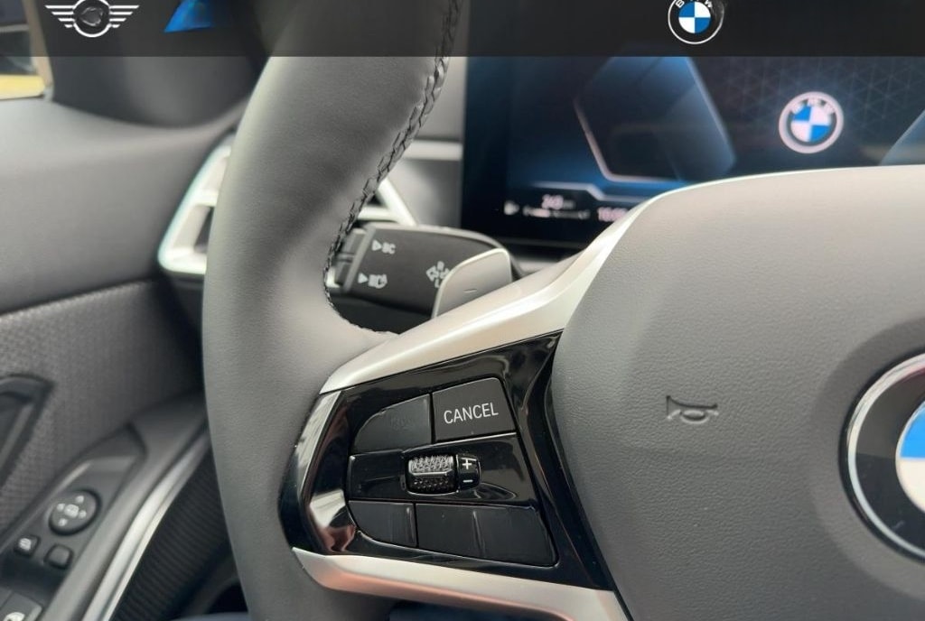 BMW 320 i xDrive Limousine Park-Assistent Guidance P foto 15