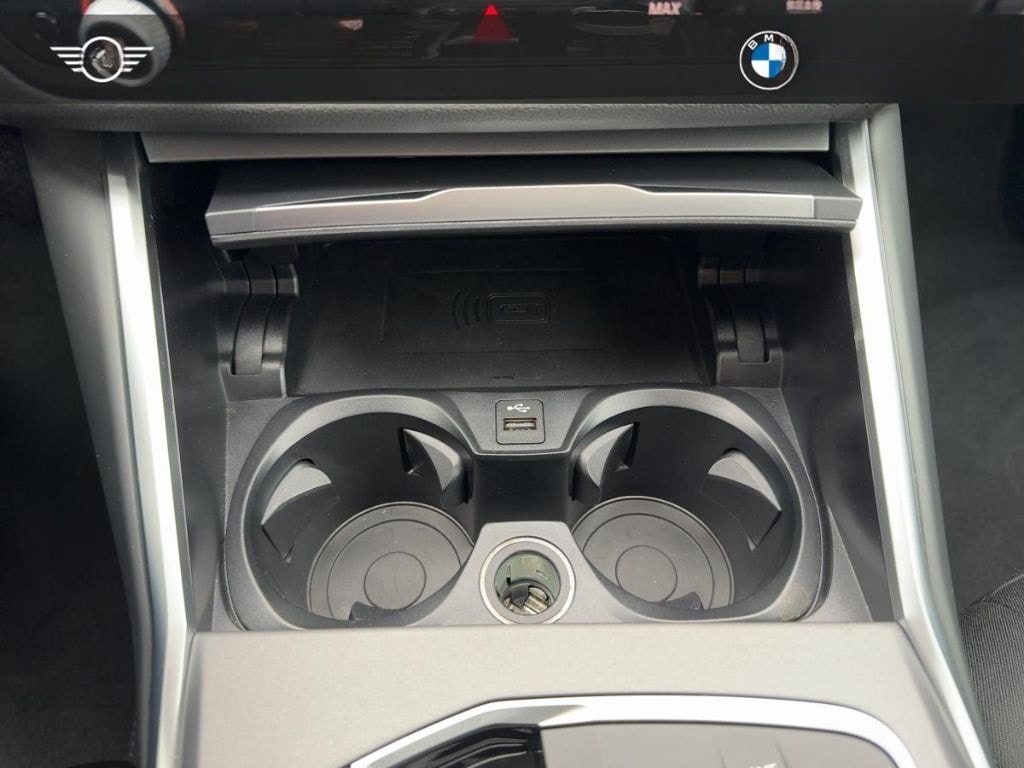 BMW 320 i xDrive Limousine Park-Assistent Guidance P foto 17