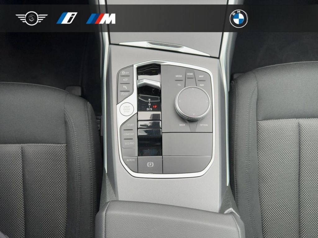 BMW 320 i xDrive Limousine Park-Assistent Guidance P foto 18