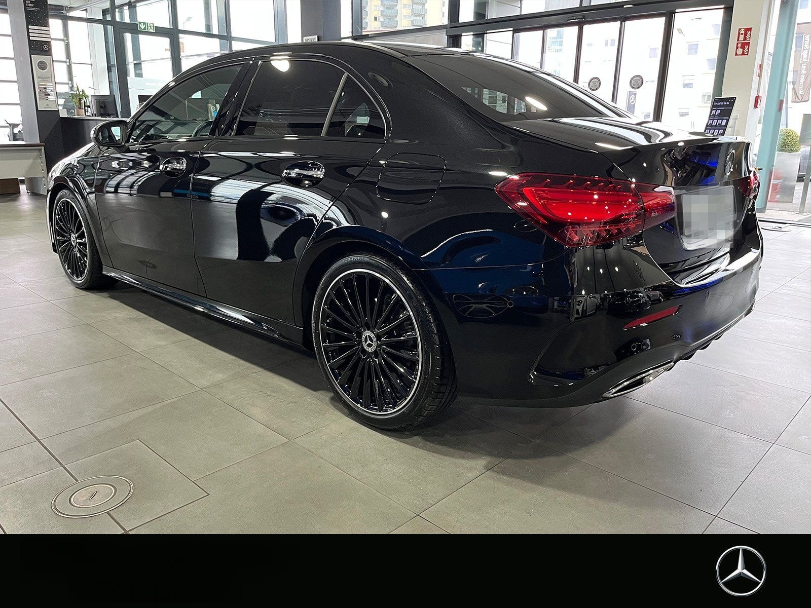 Mercedes-Benz A 220 d Lim. AMG+NIGHT+AMBIENTE+KAMERA+LENKRADHZ foto 4