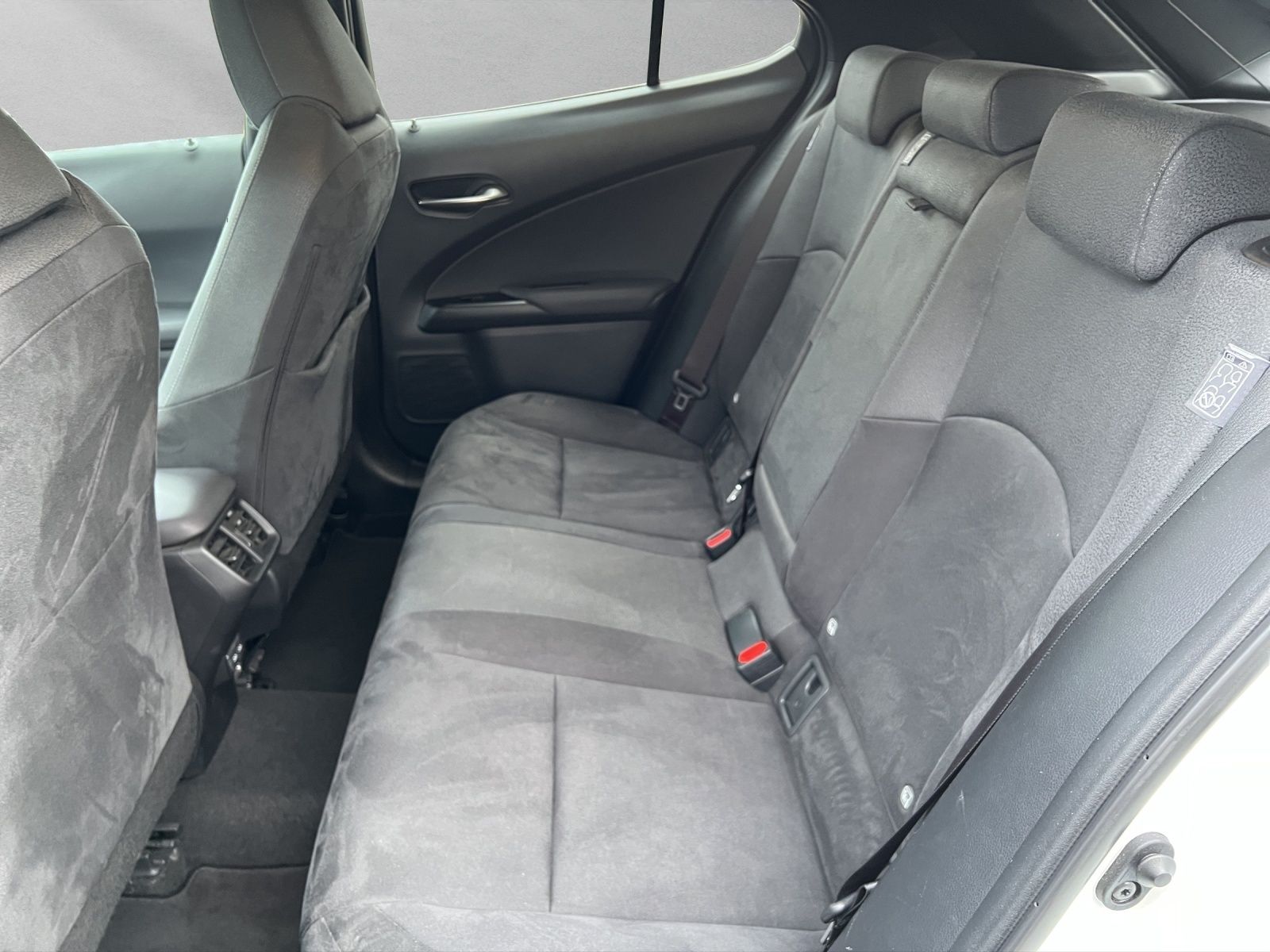 Lexus UX 250h*STYLE.*1HD*SHZ*NAVI*CARPLAY* foto 16