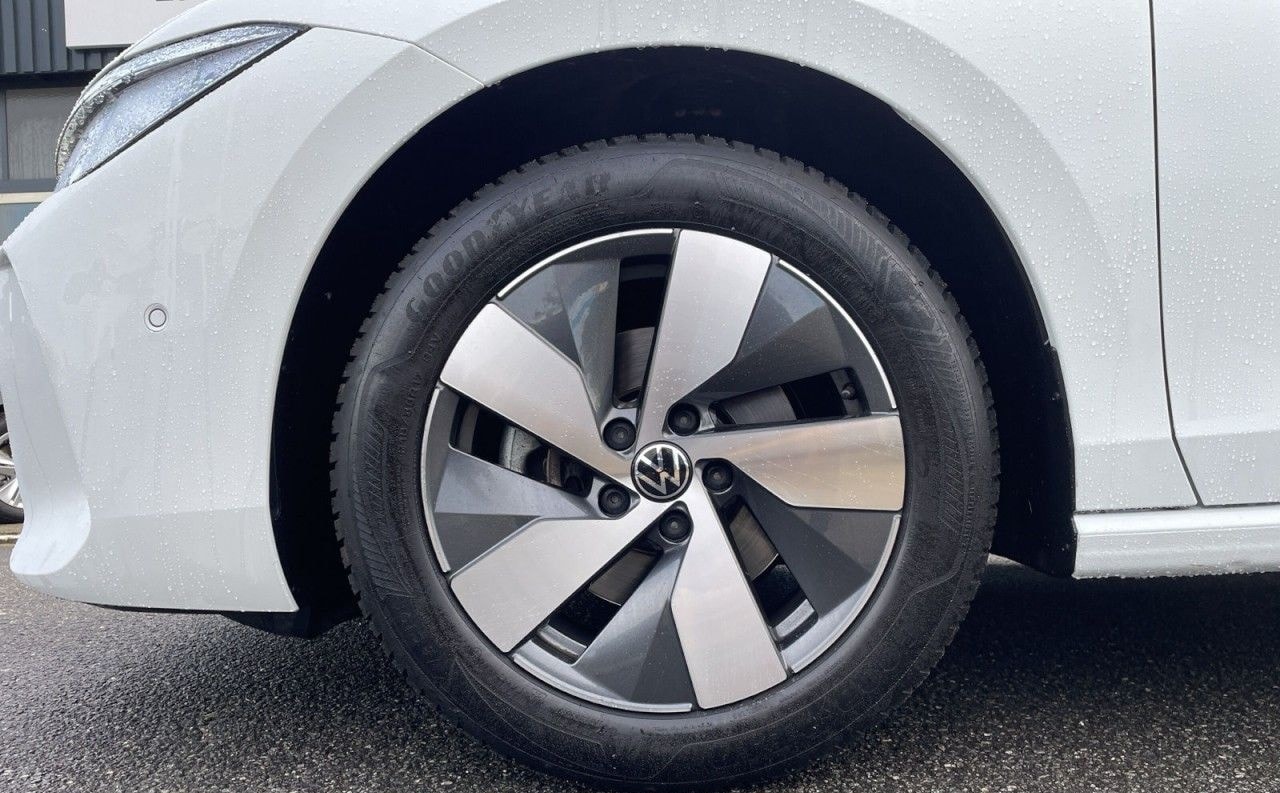 Volkswagen Passat Variant 2.0 TDI Business/360Cam/Travel/AC foto 7