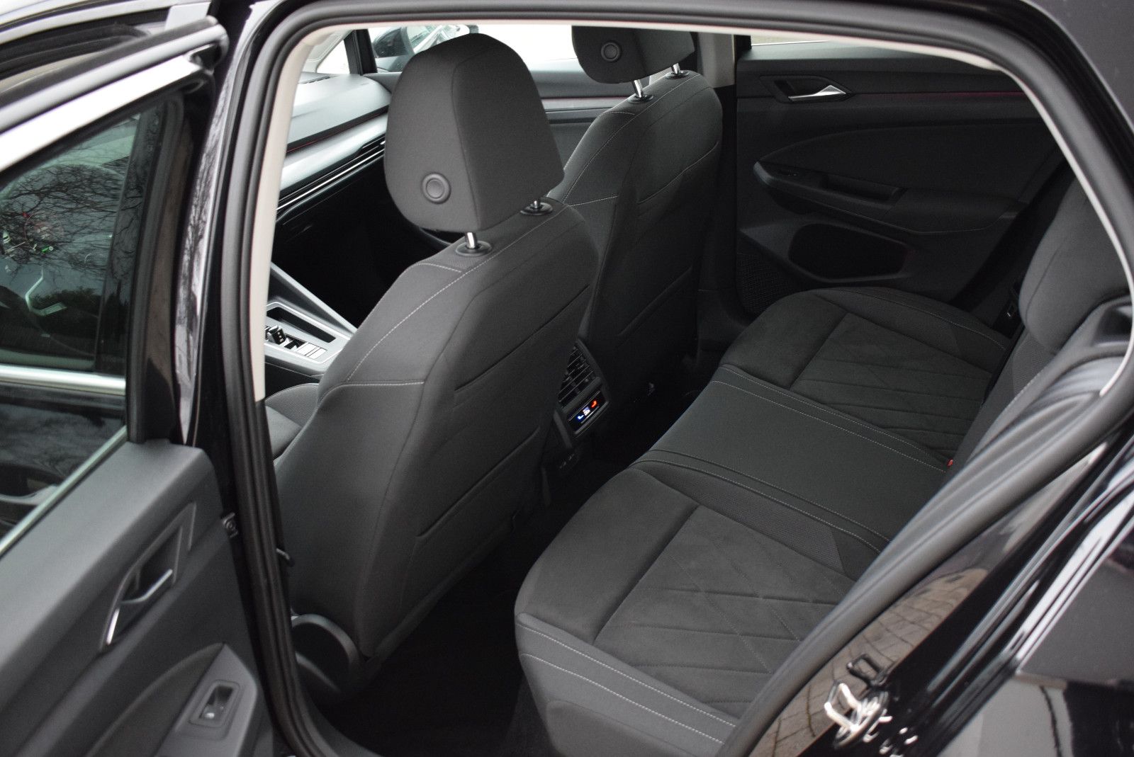 Volkswagen Golf VIII 1.4 TSI Style Hybrid NaviACC/WinterP foto 10