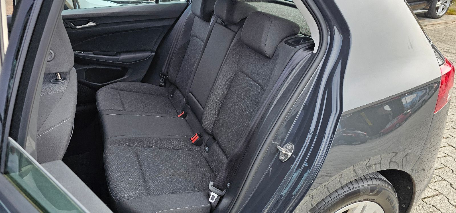 Volkswagen Golf*VIII*Lim.*2.0*TDI*Life*Virtual*LED*Ambiente foto 15