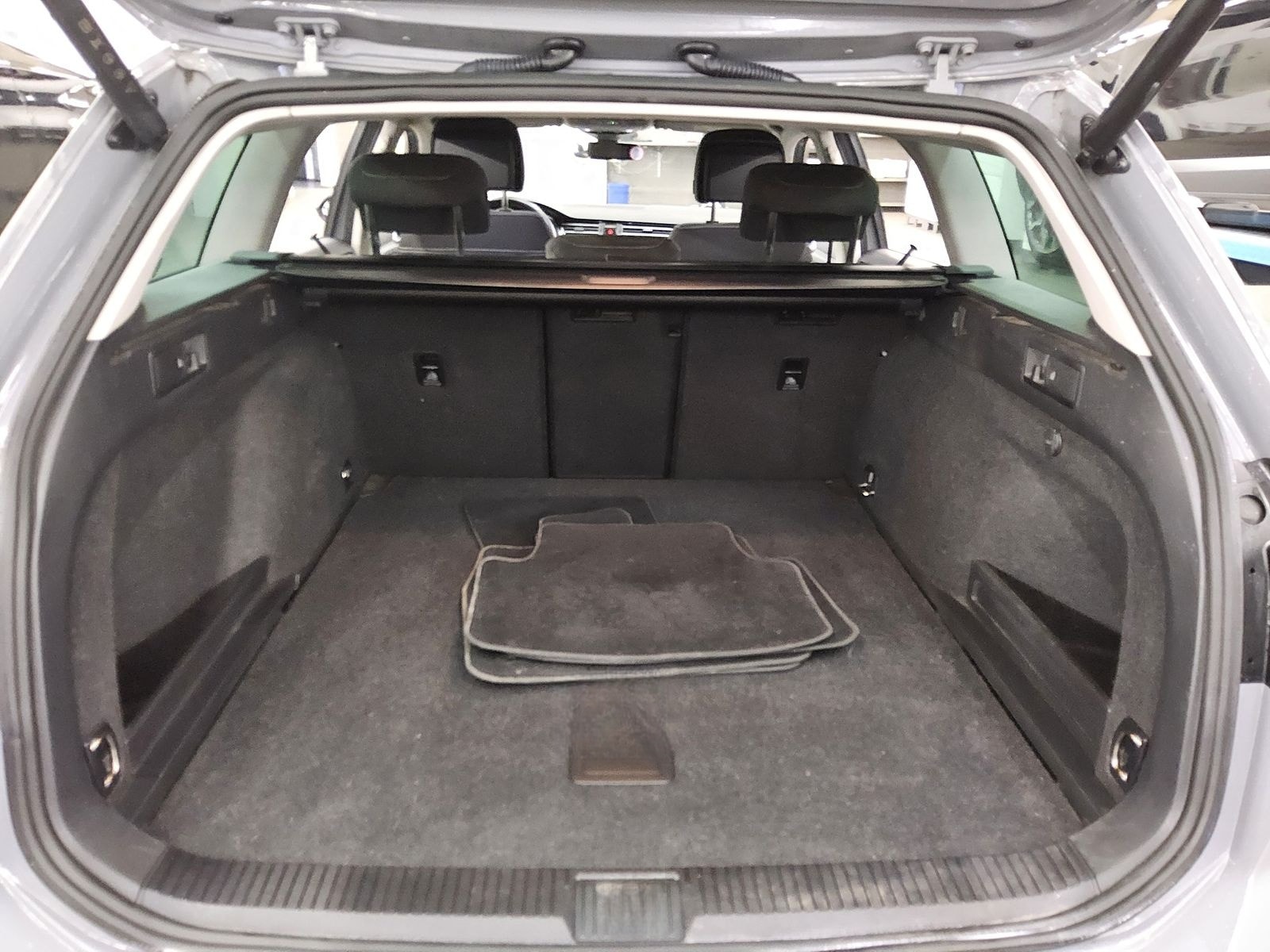 Volkswagen Passat Var. 2.0 TDI Business Navi RfK LED ACC foto 11