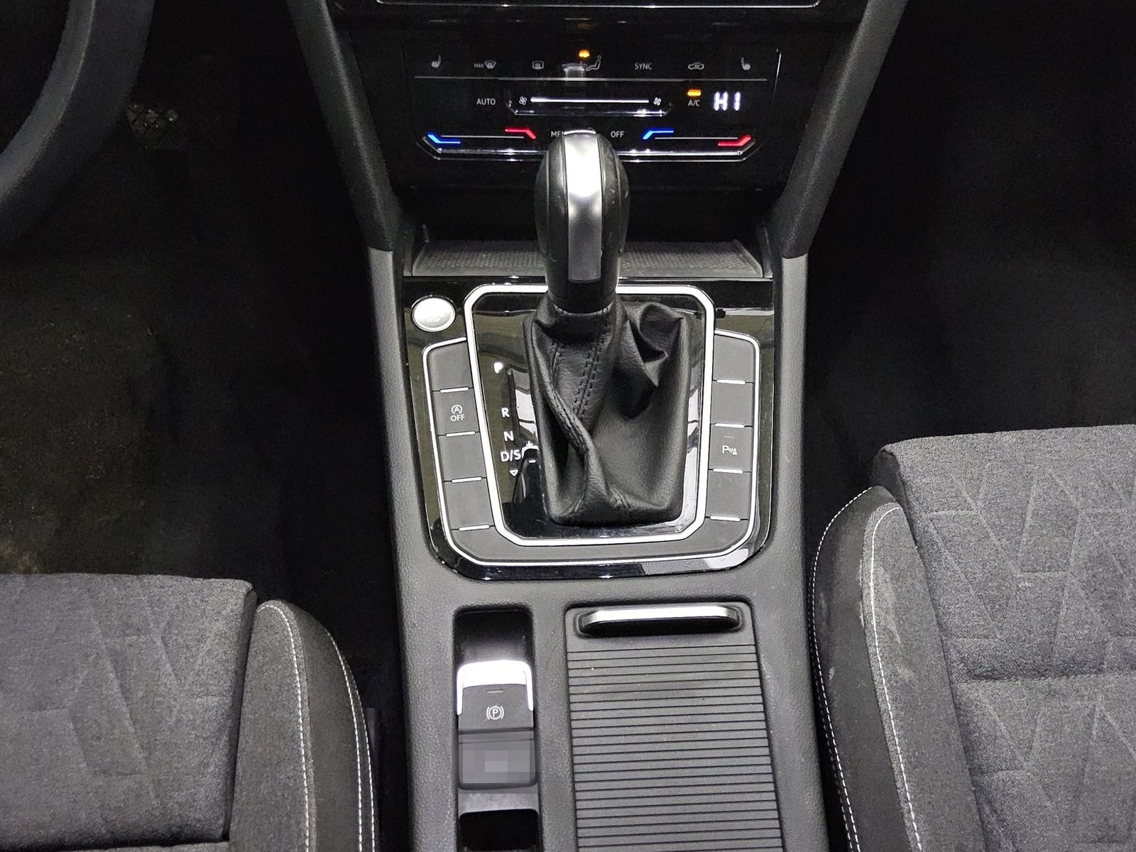 Volkswagen Passat Var. 2.0 TDI Business Navi RfK LED ACC foto 6