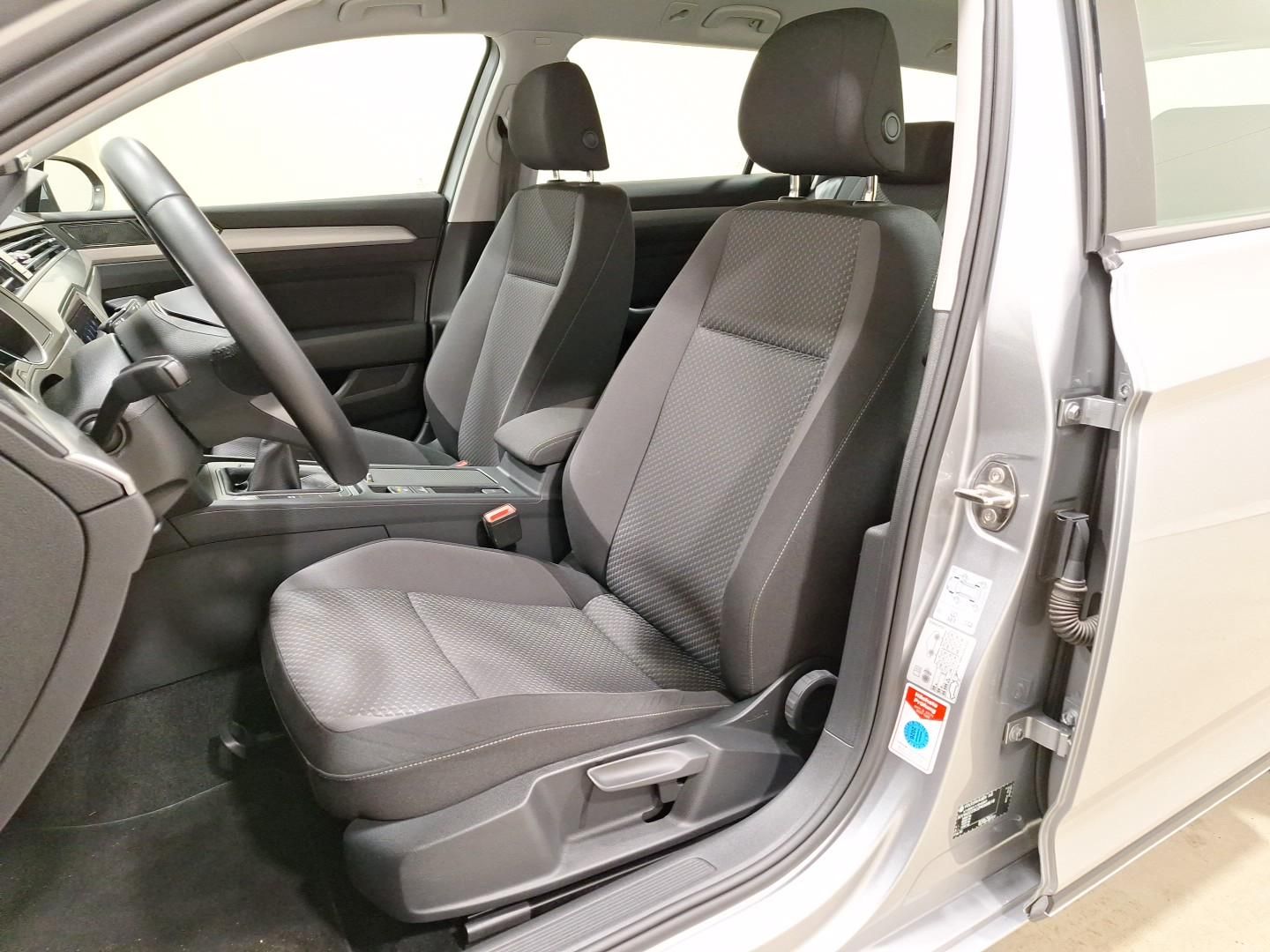 Volkswagen Passat Variant 1.5 TSI Conceptline LED|Navi|RFK foto 19